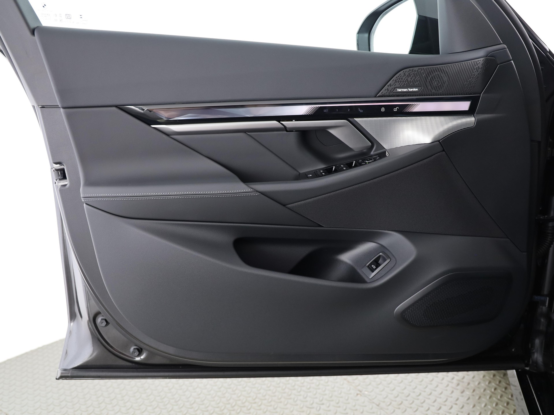 BMW 530e xDrive Touring-image-9