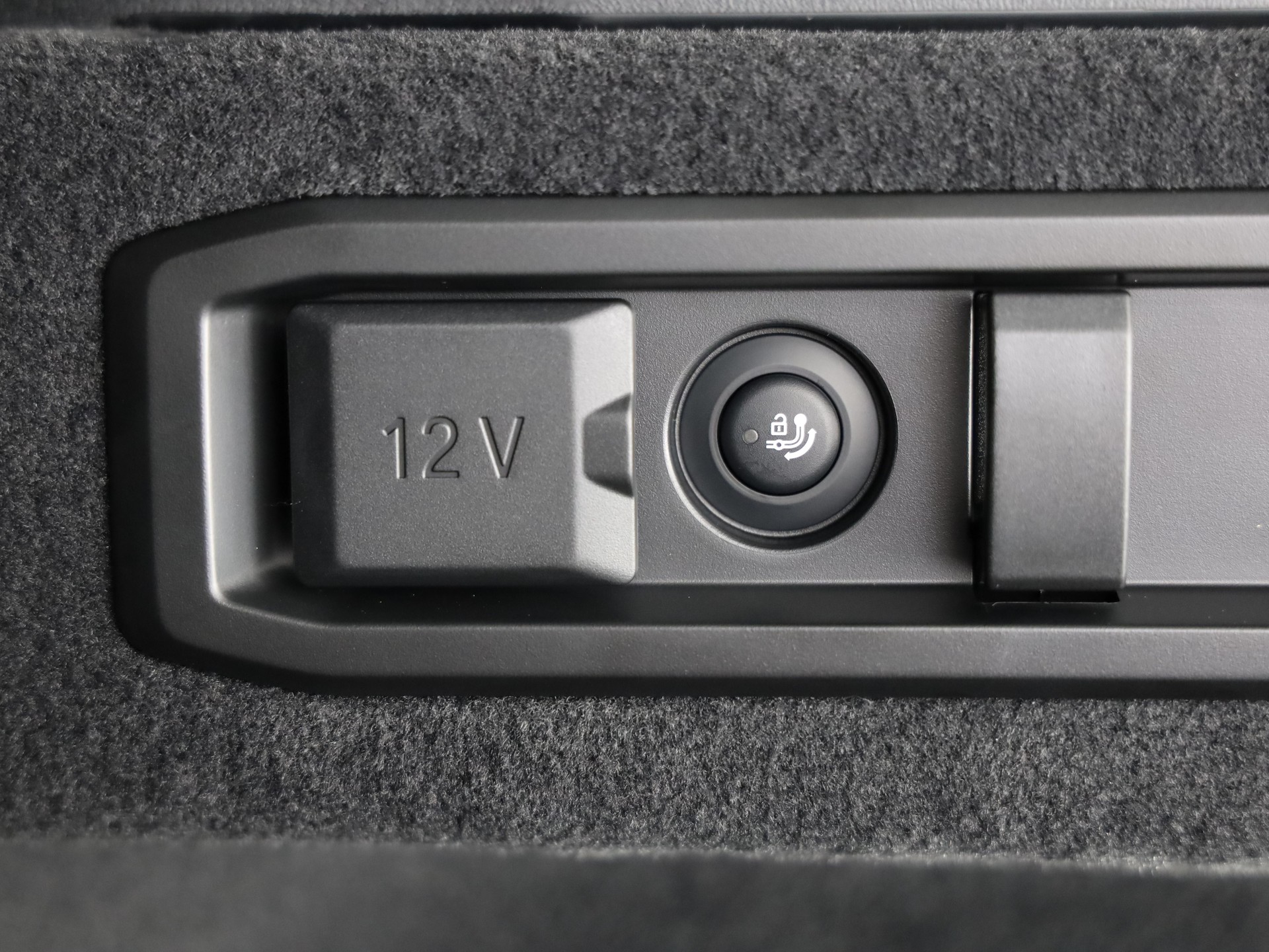 BMW 530e xDrive Touring-image-7
