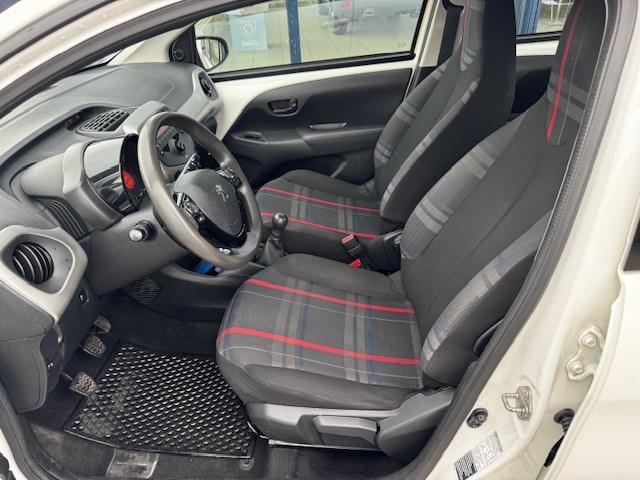 PEUGEOT 108 1.0 VTi Active-image-4