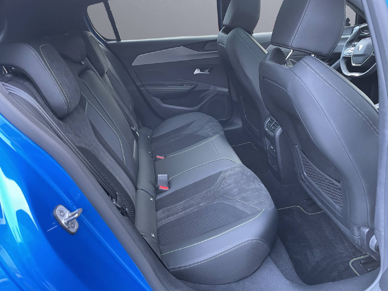 PEUGEOT 308 1.2 PureTech GT Pack-image-9