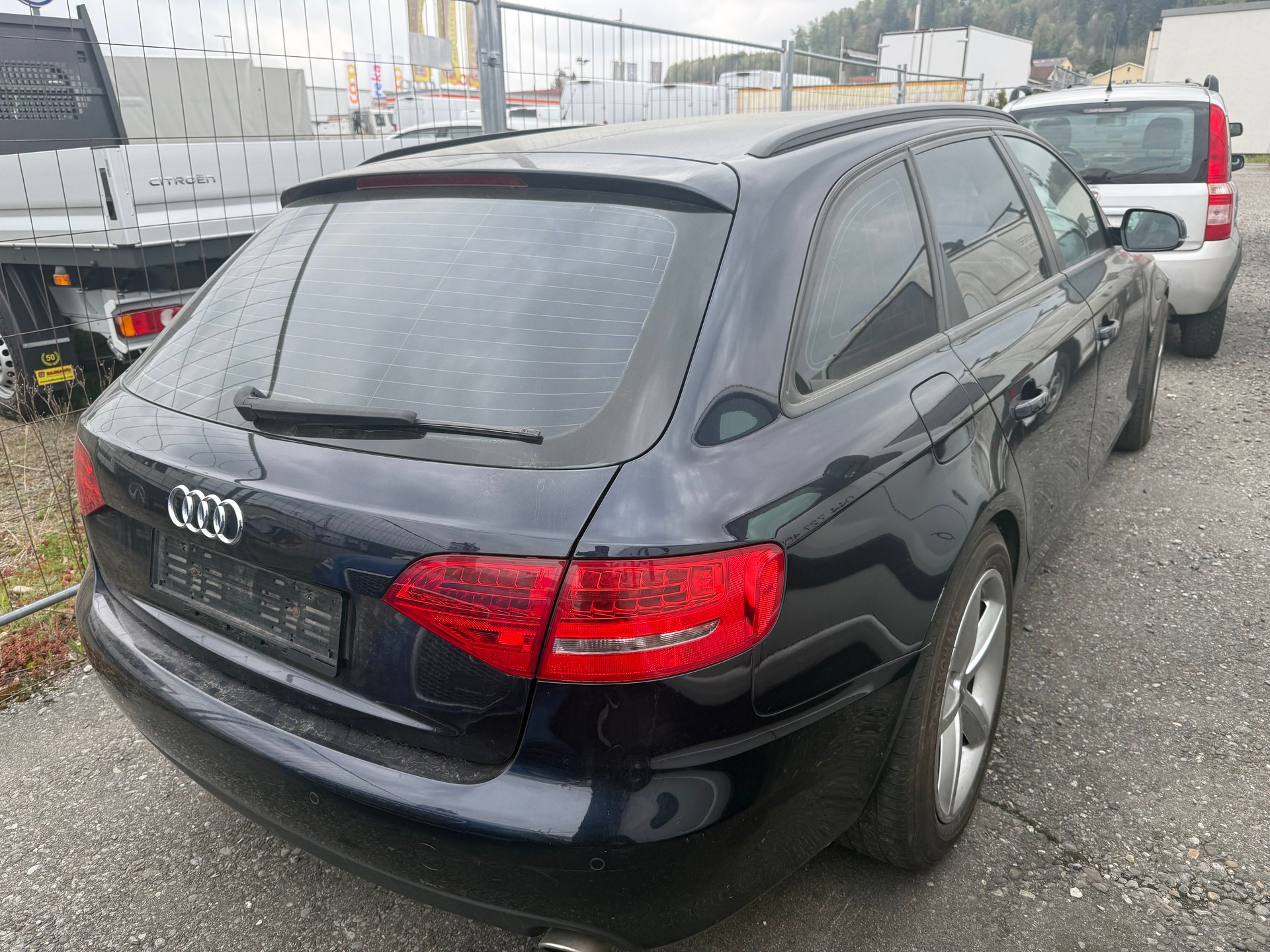 AUDI A4 Avant 3.0 TDI quattro S-tronic-image-2