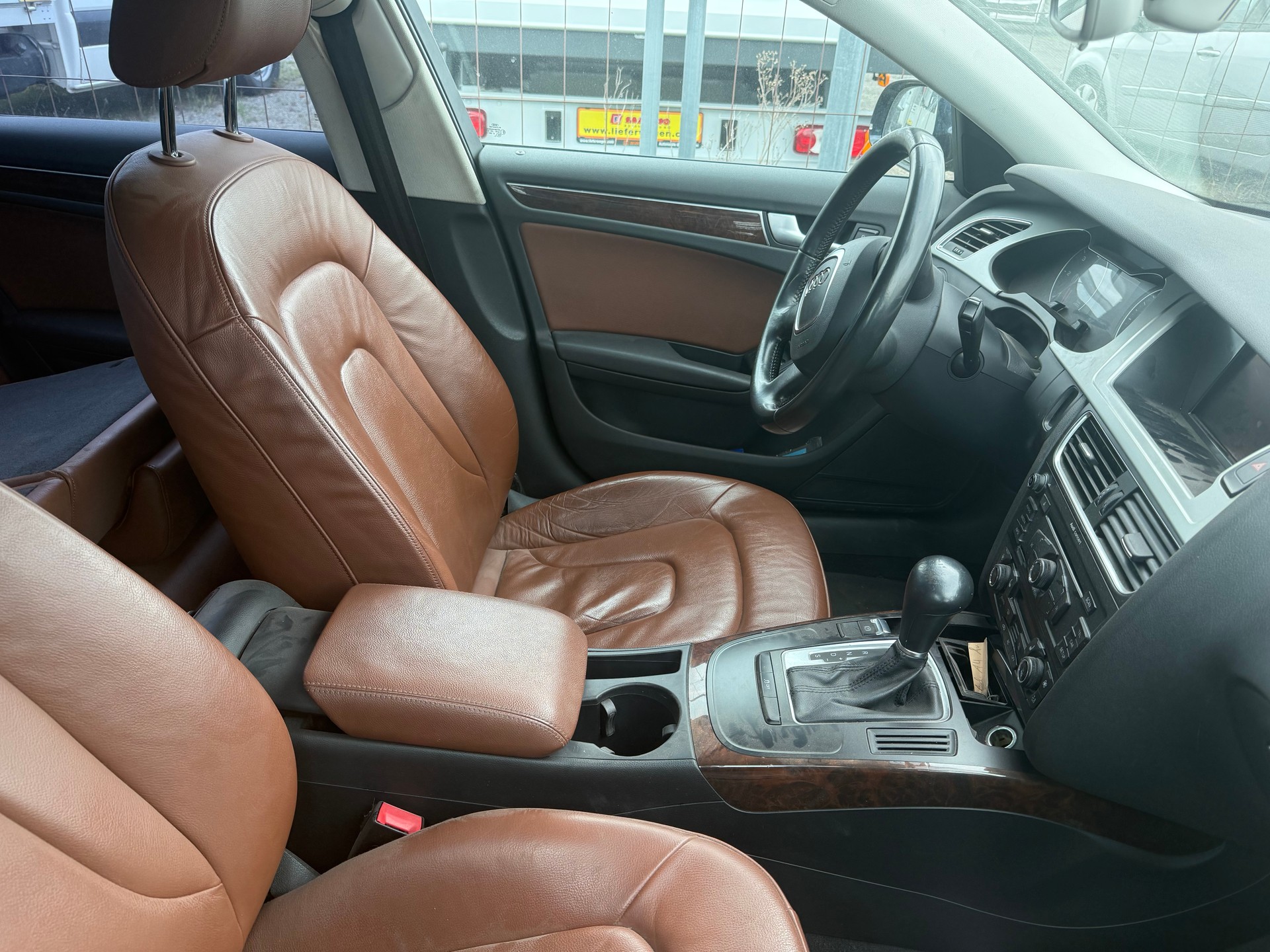 AUDI A4 Avant 3.0 TDI quattro S-tronic-image-4