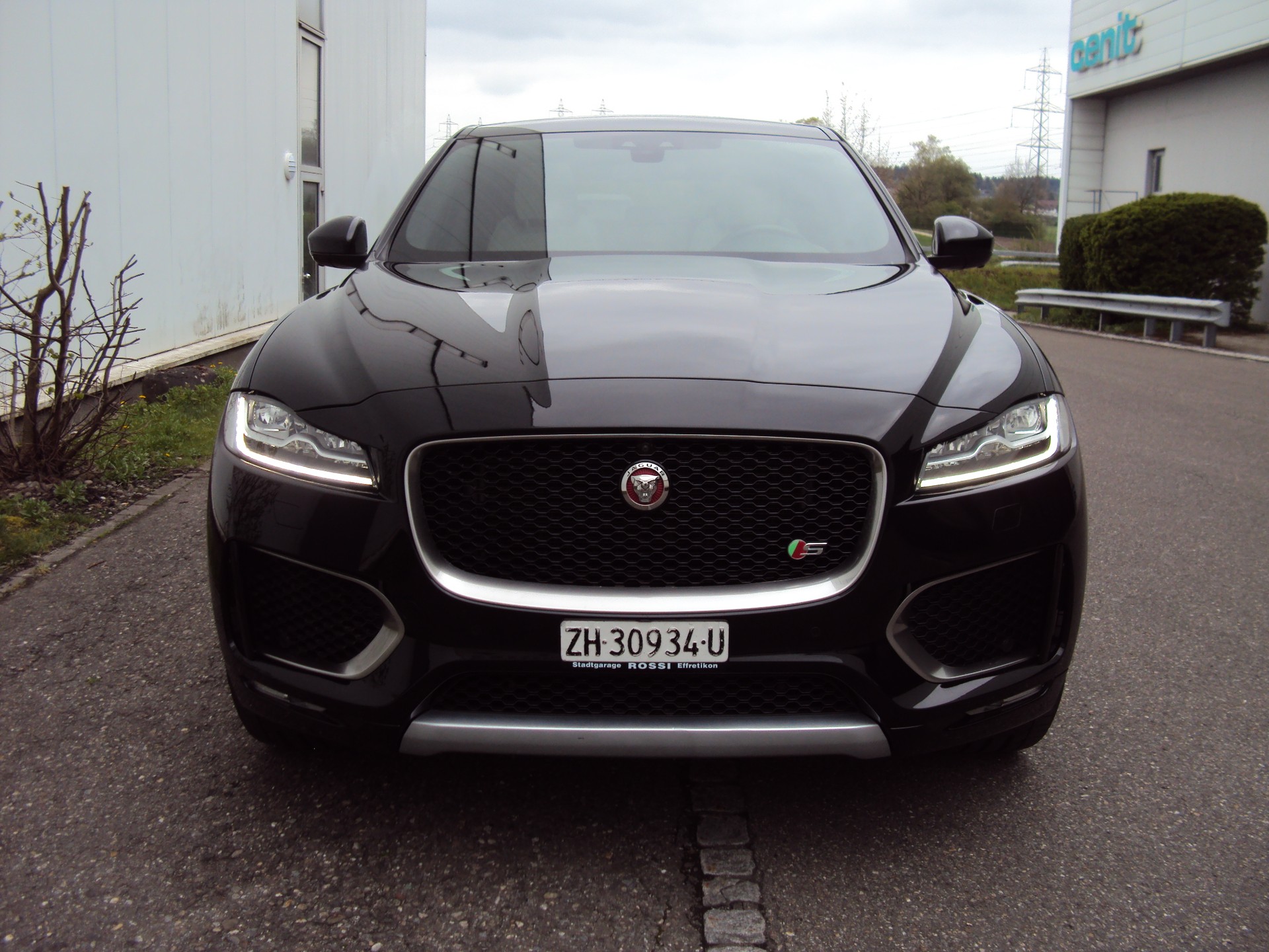 JAGUAR F-Pace 3.0 TD Prestige AWD Automatik-image-2