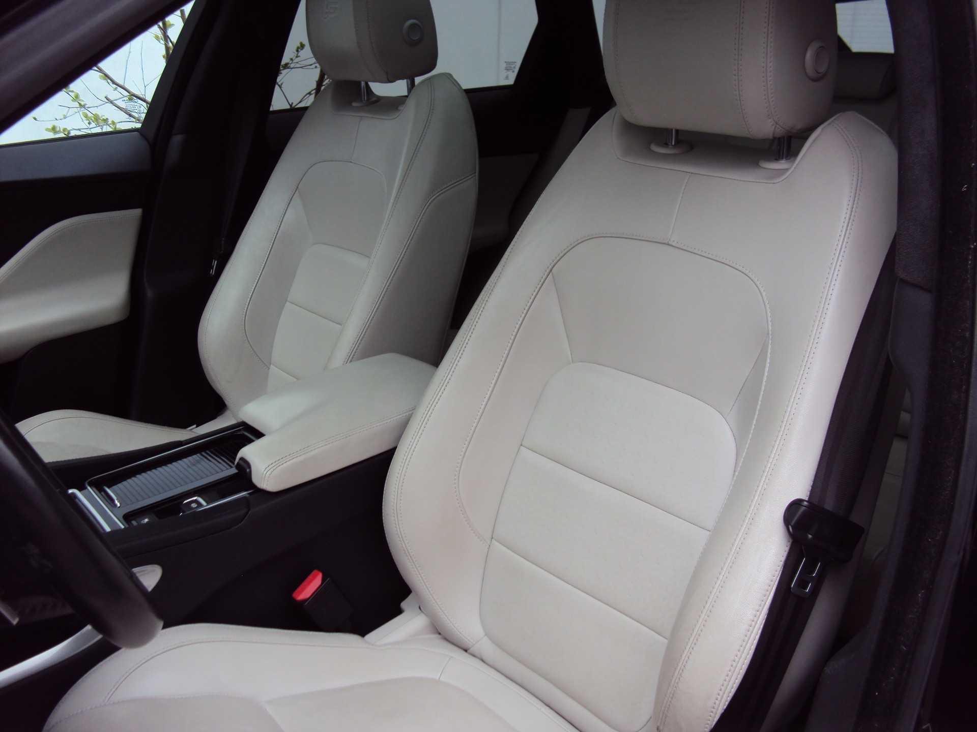 JAGUAR F-Pace 3.0 TD Prestige AWD Automatik-image-13