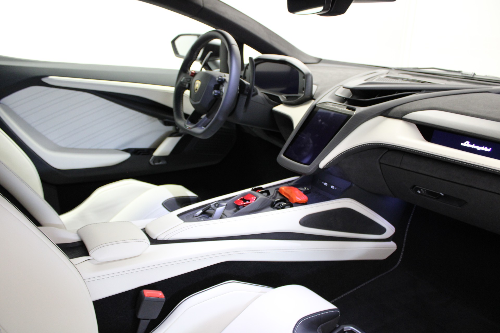 LAMBORGHINI Revuelto HPEV-image-5