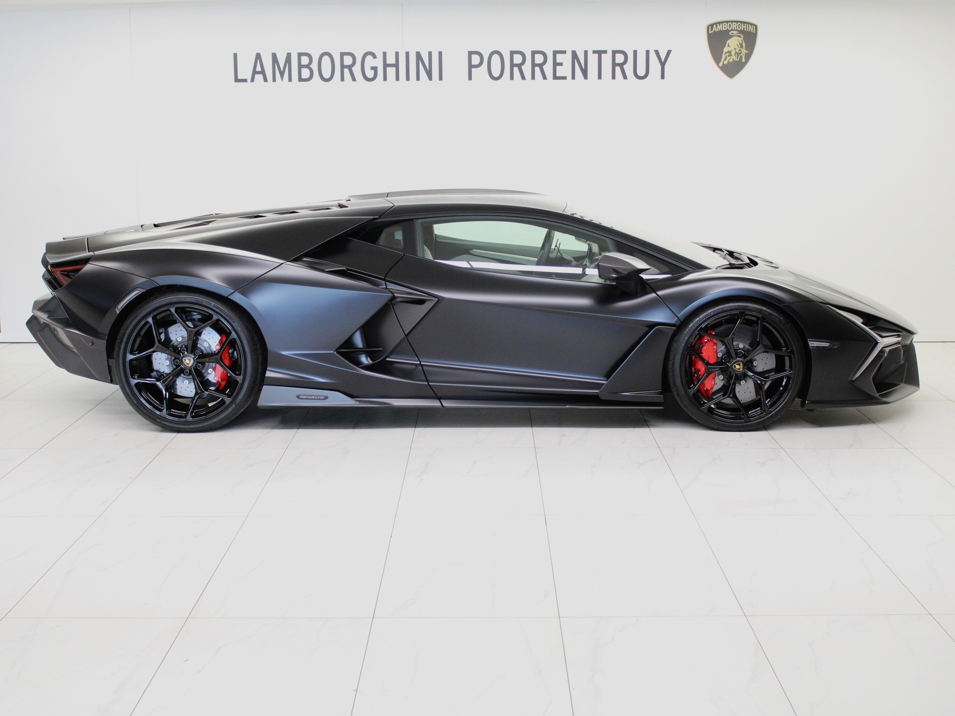 LAMBORGHINI Revuelto HPEV-image-1