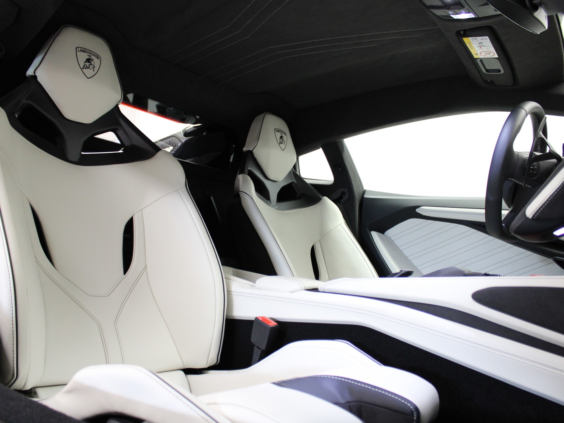 LAMBORGHINI Revuelto HPEV-image-7