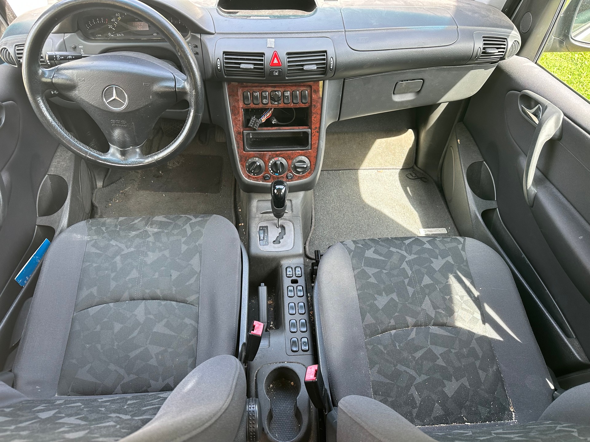 MERCEDES-BENZ Vaneo 1.9i Ambiente-image-12