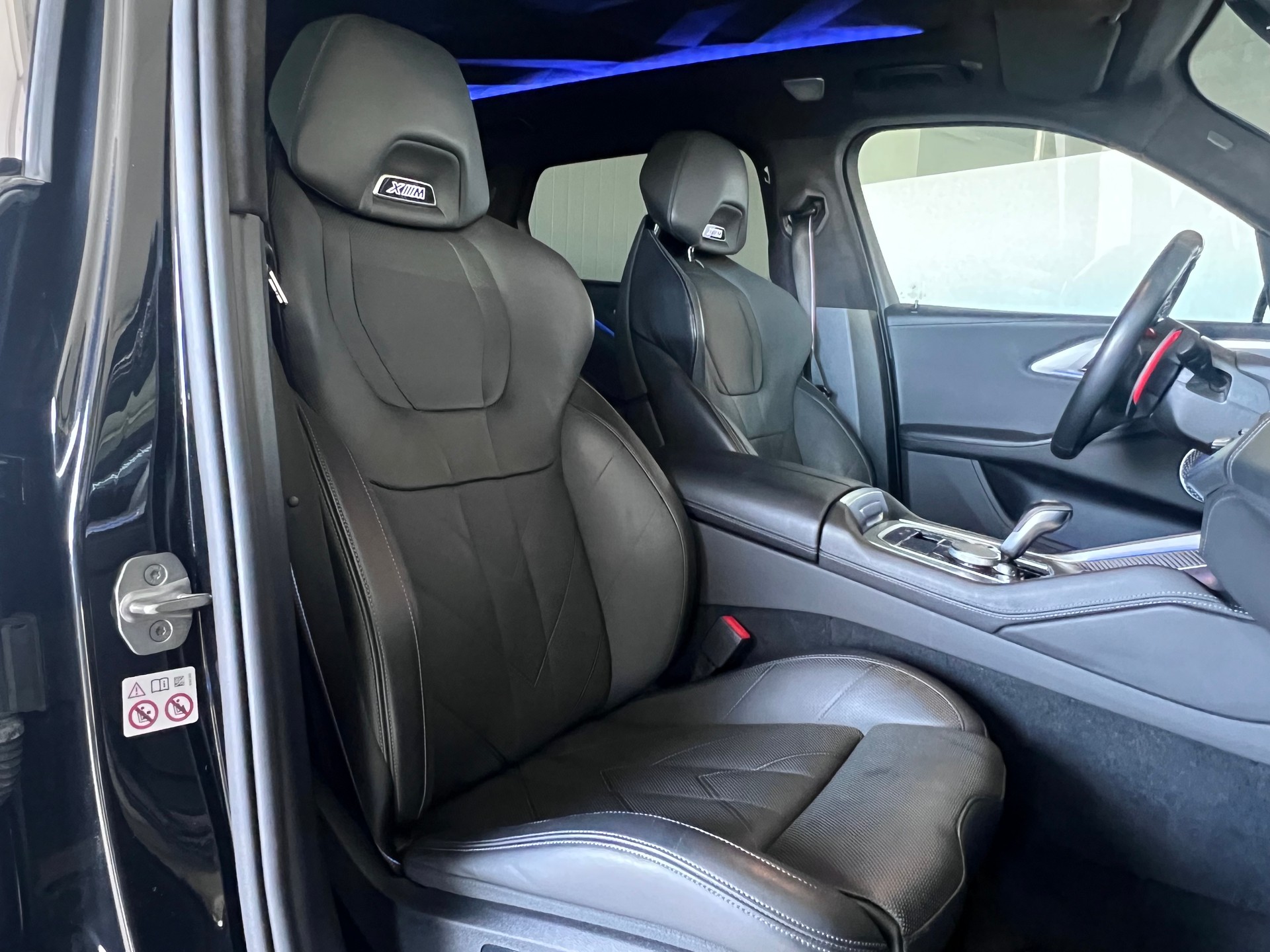 BMW XM xDrive PHEV Steptronic-image-15