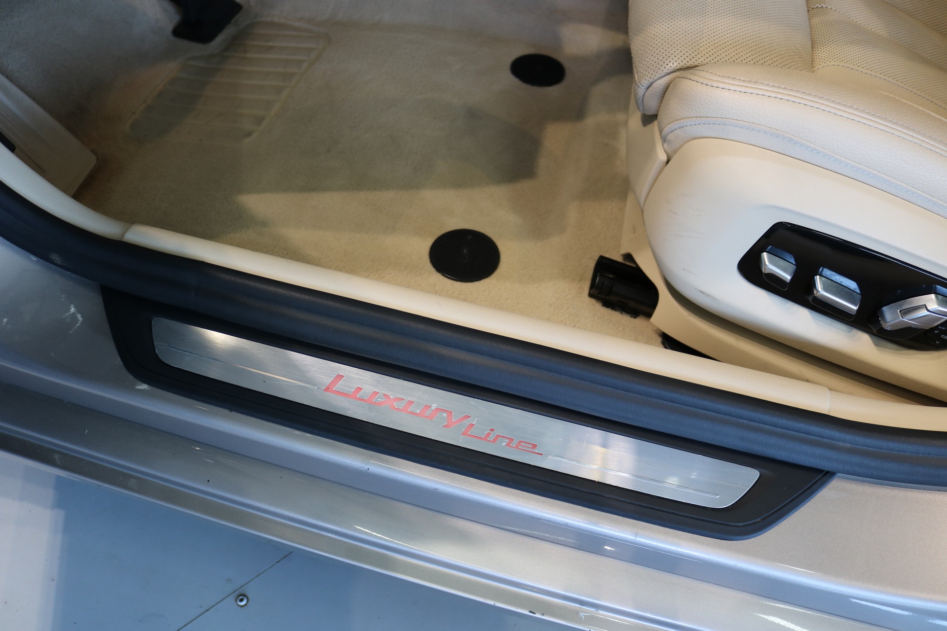 BMW 530i xDrive Luxury Line Steptronic-image-47