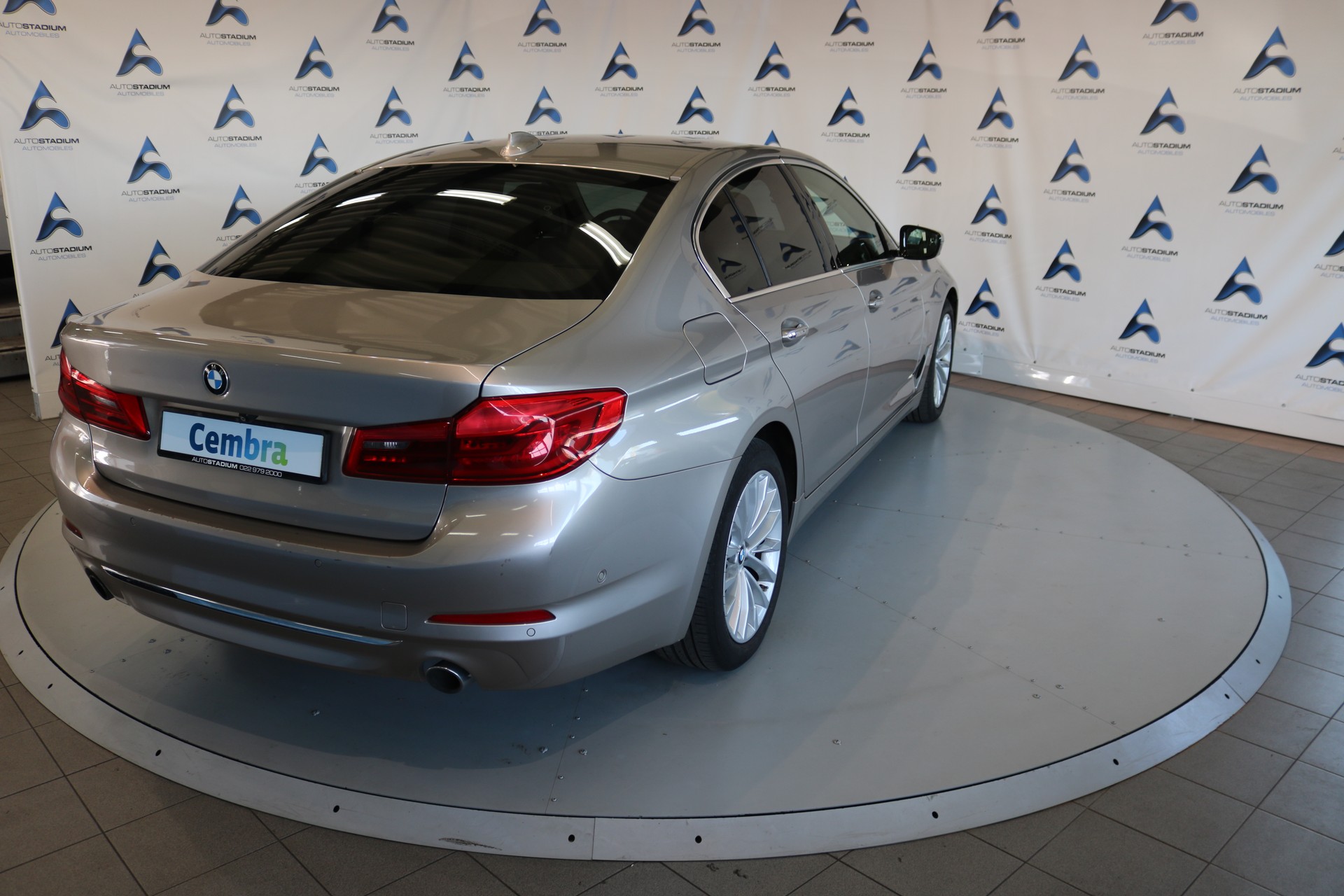 BMW 530i xDrive Luxury Line Steptronic-image-26