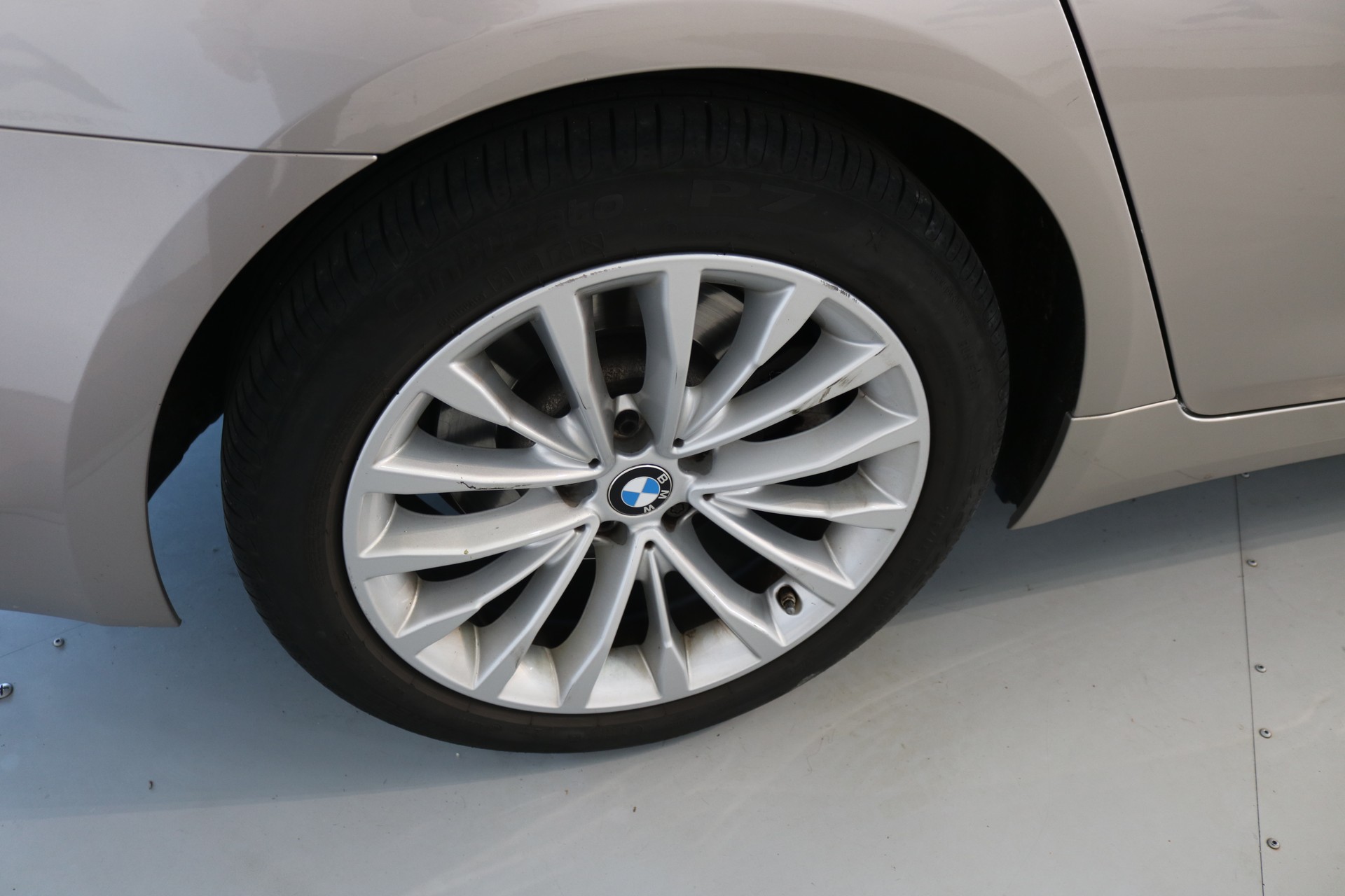 BMW 530i xDrive Luxury Line Steptronic-image-40