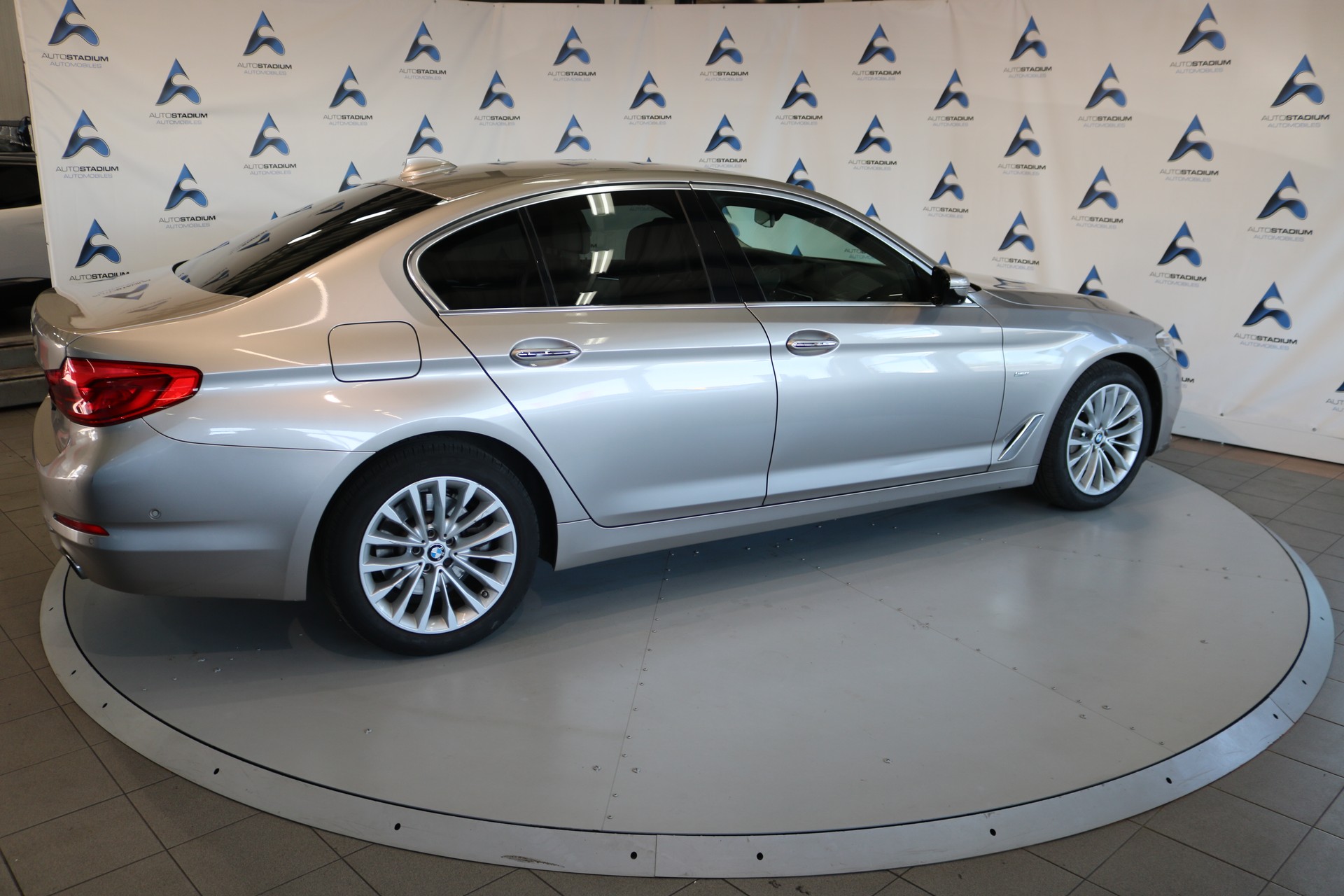 BMW 530i xDrive Luxury Line Steptronic-image-29
