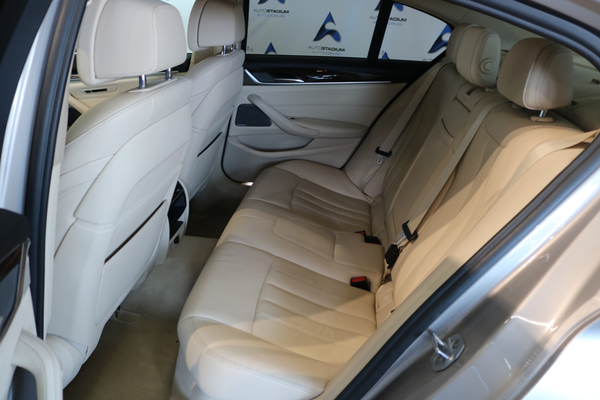 BMW 530i xDrive Luxury Line Steptronic-image-44