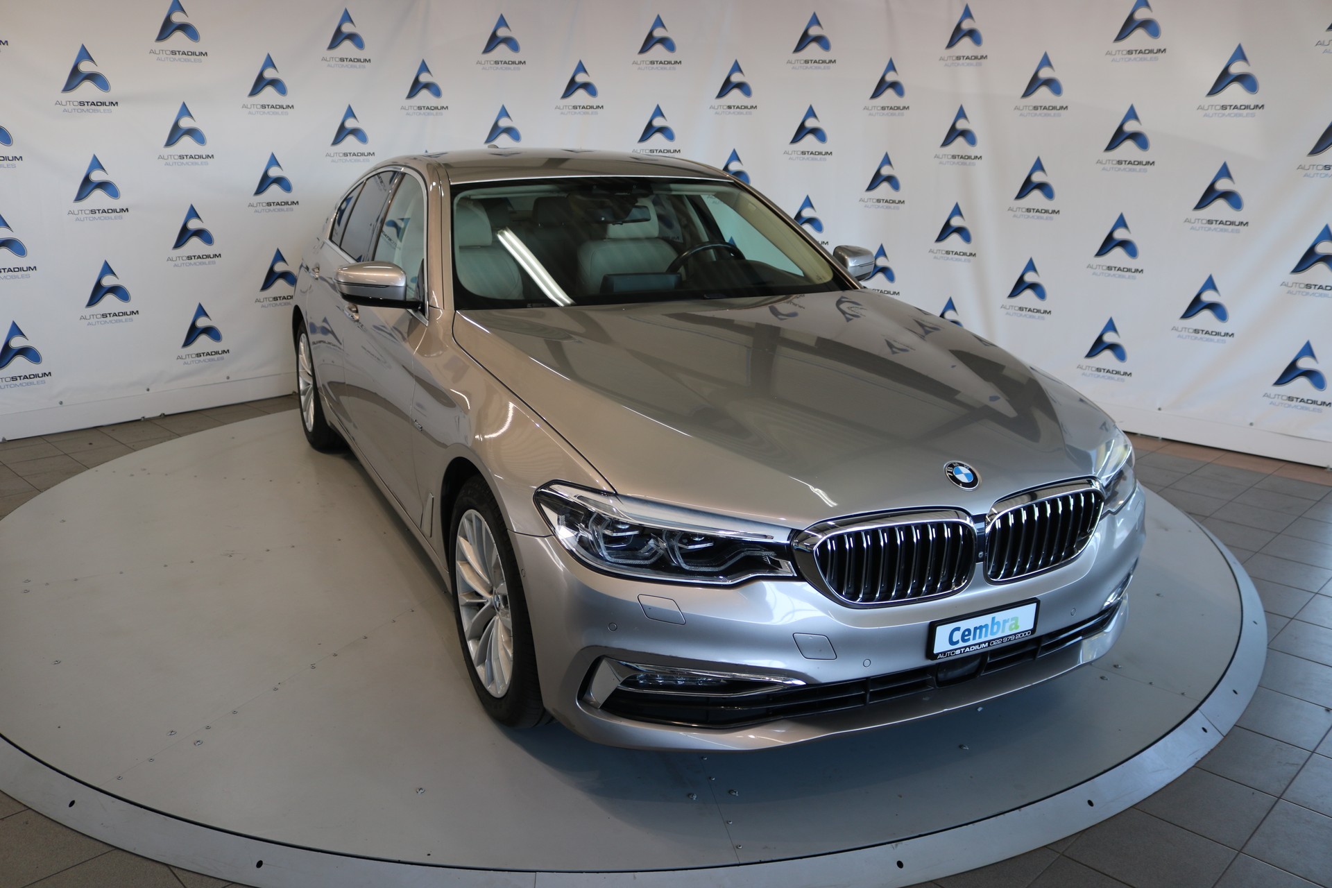 BMW 530i xDrive Luxury Line Steptronic-image-5