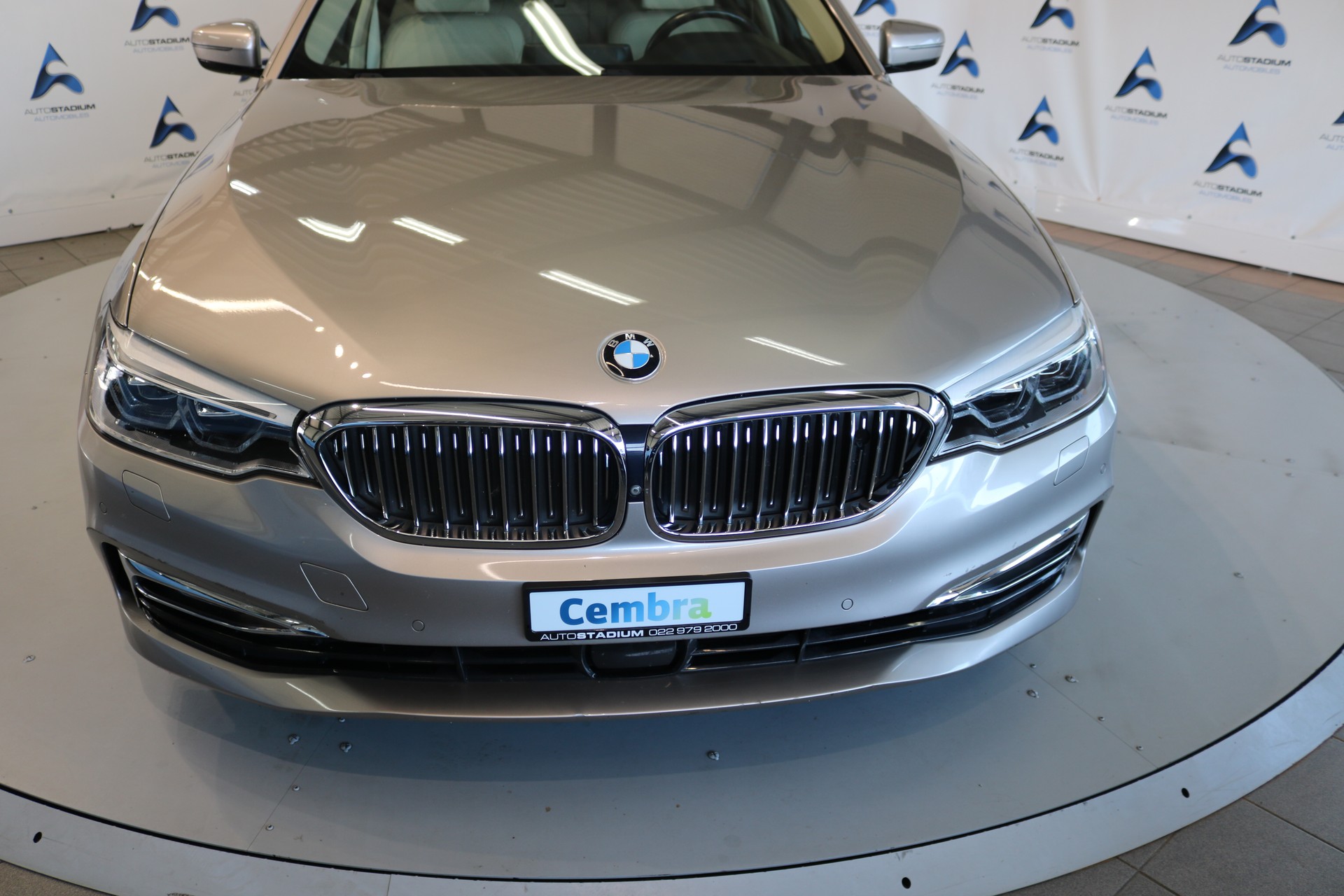BMW 530i xDrive Luxury Line Steptronic-image-36