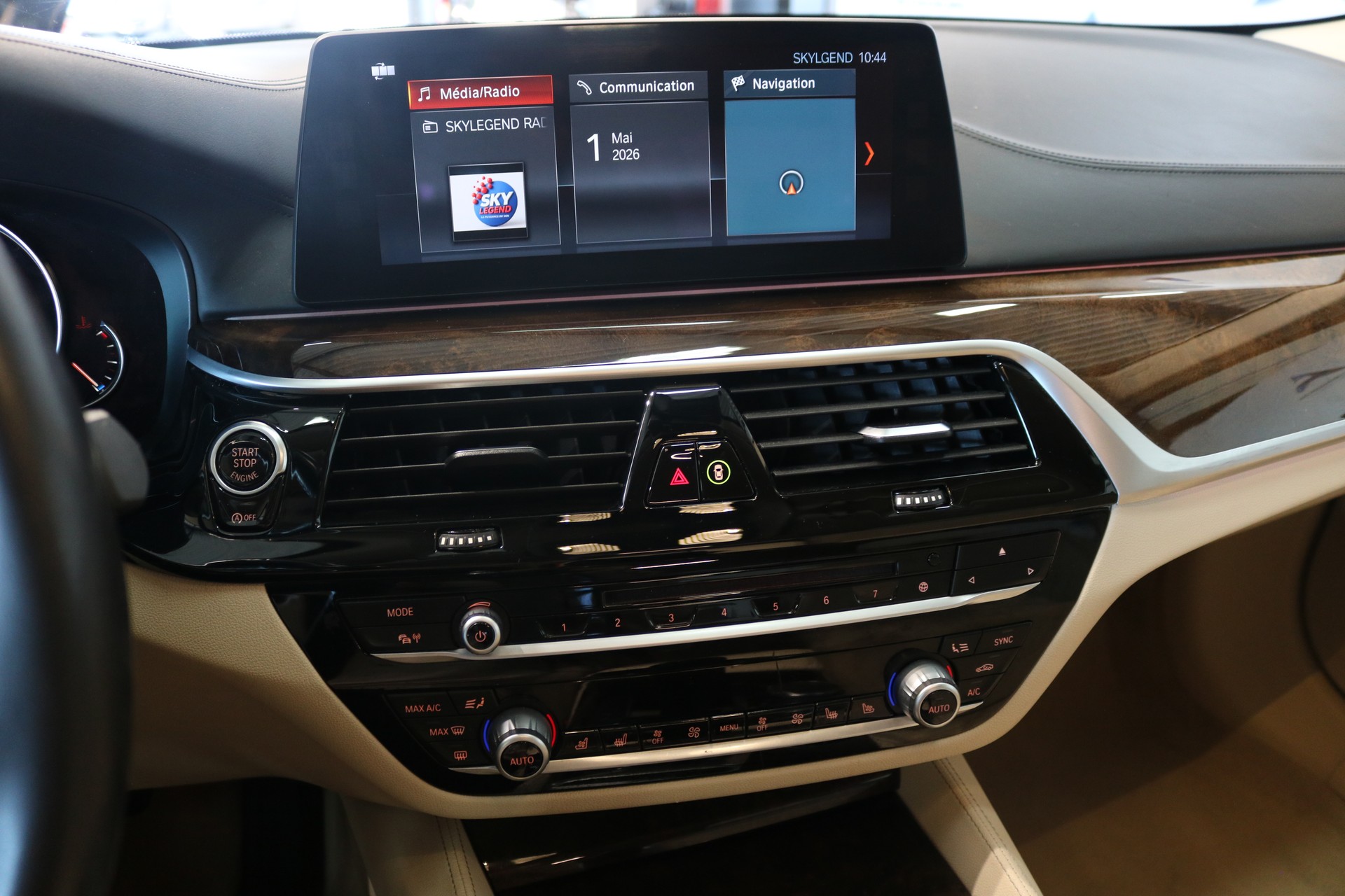 BMW 530i xDrive Luxury Line Steptronic-image-53