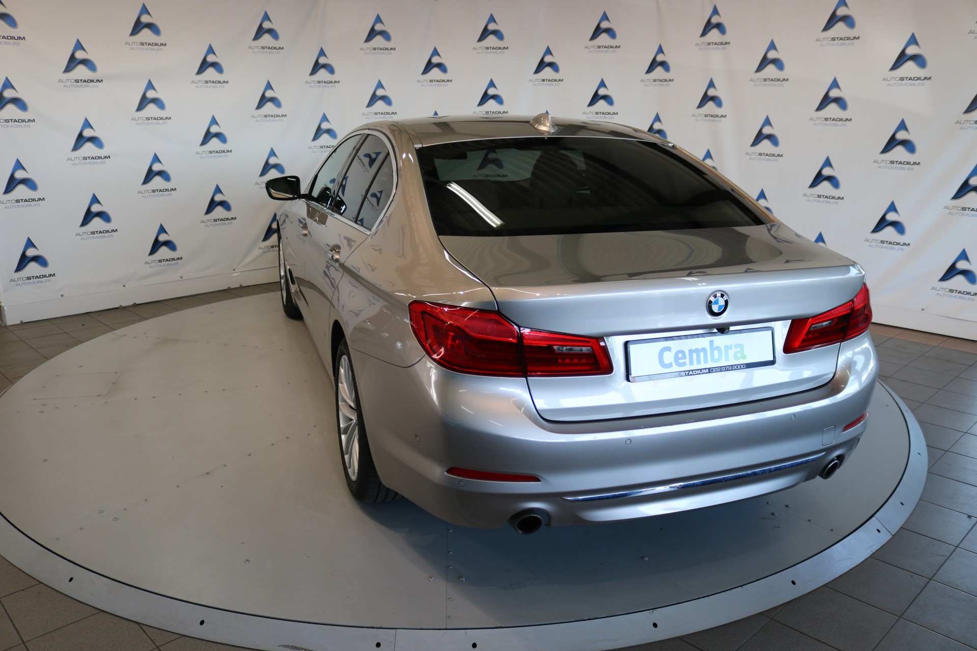 BMW 530i xDrive Luxury Line Steptronic-image-22