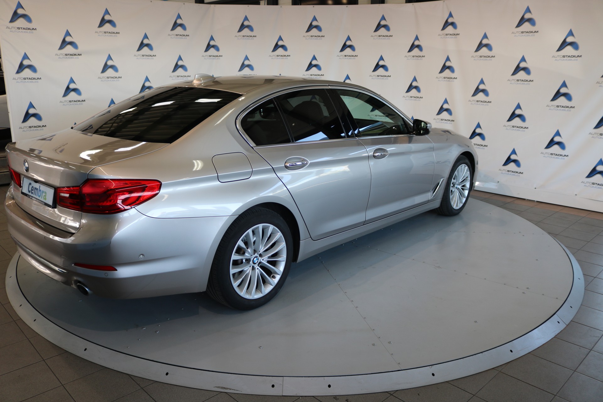BMW 530i xDrive Luxury Line Steptronic-image-27