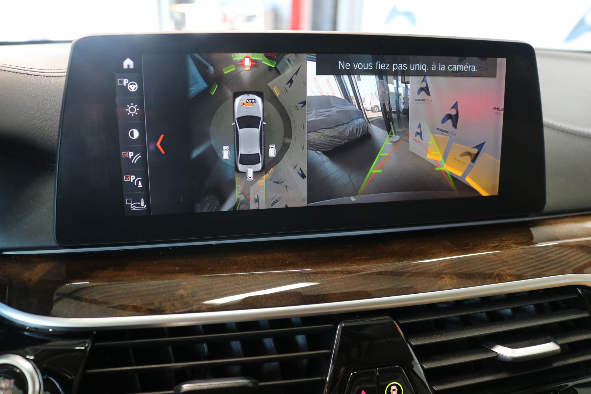BMW 530i xDrive Luxury Line Steptronic-image-57
