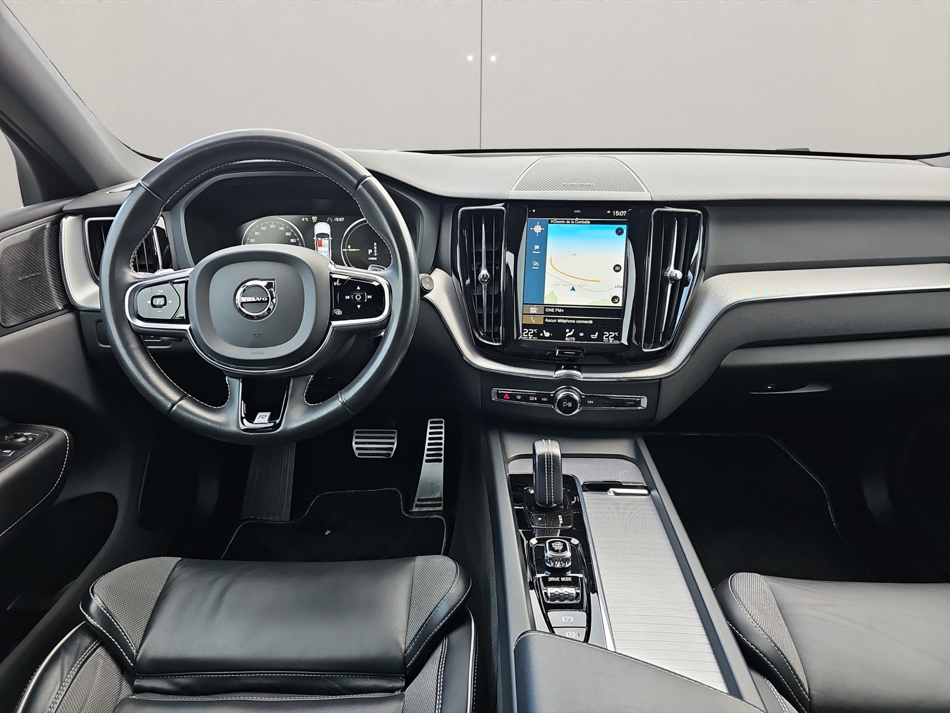 VOLVO XC60 2.0 T8 TE R-Design eAWD-image-9