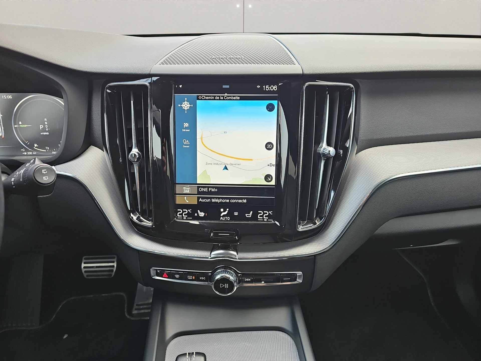 VOLVO XC60 2.0 T8 TE R-Design eAWD-image-10