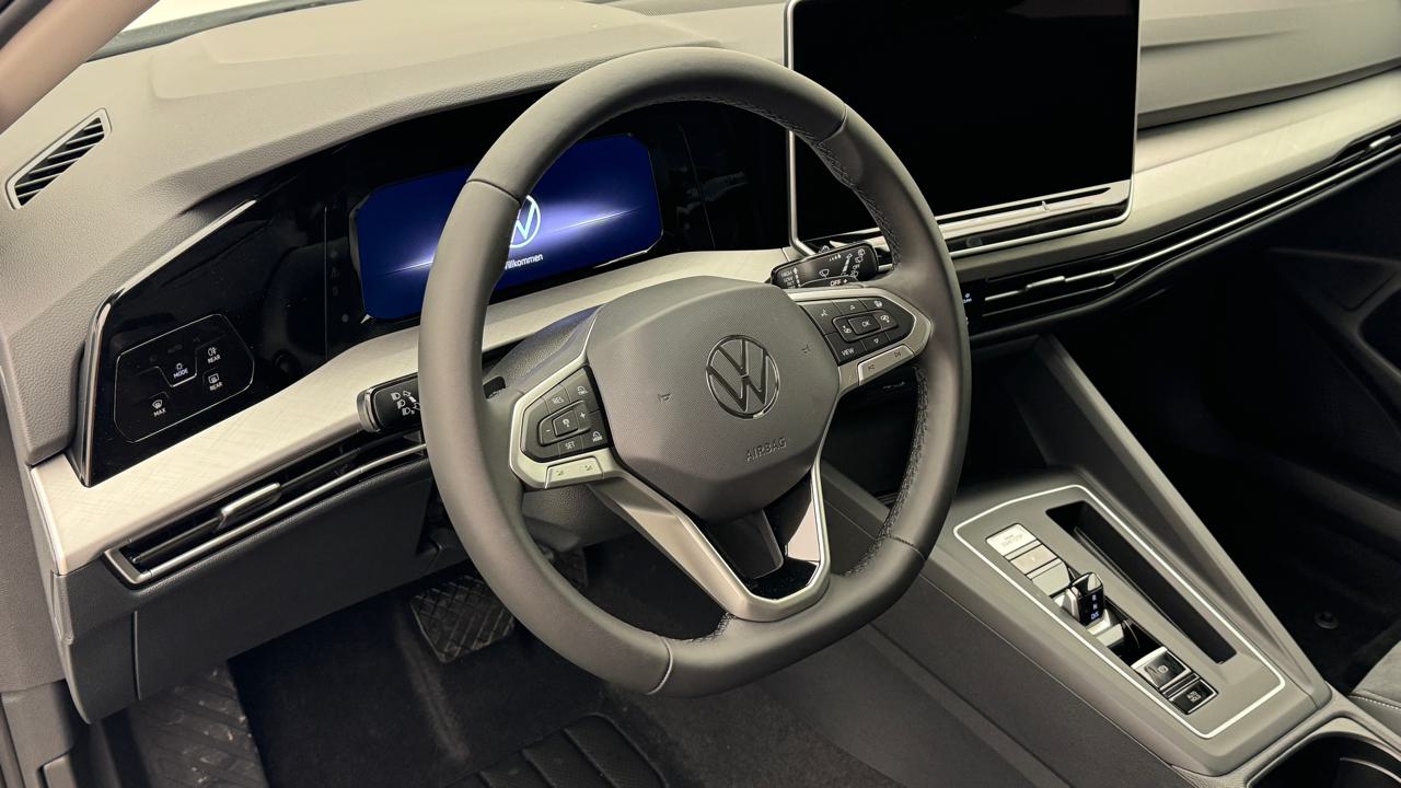 VW Golf VIII 1.5 TSI PHEV Limited-image-6