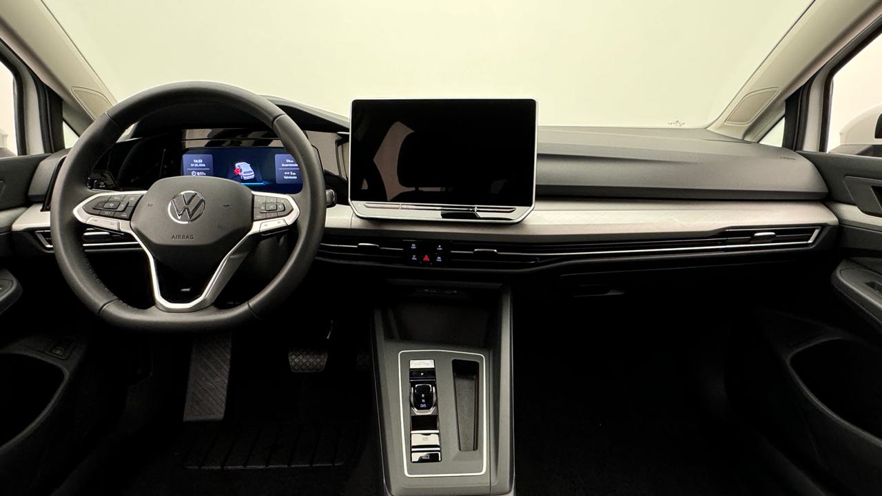 VW Golf VIII 1.5 TSI PHEV Limited-image-5