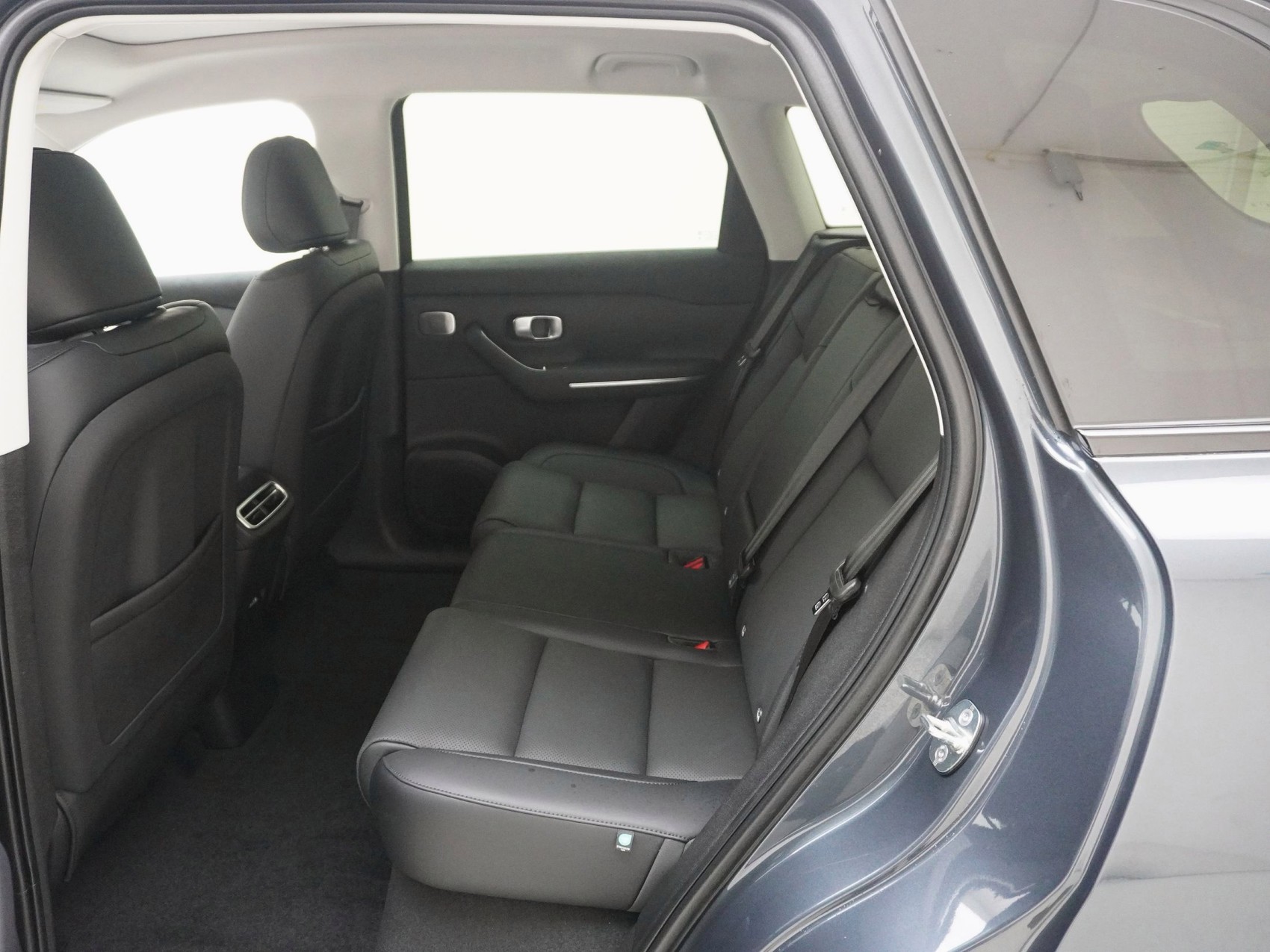 LEAPMOTOR C10 Design Pro MAX AWD-image-13