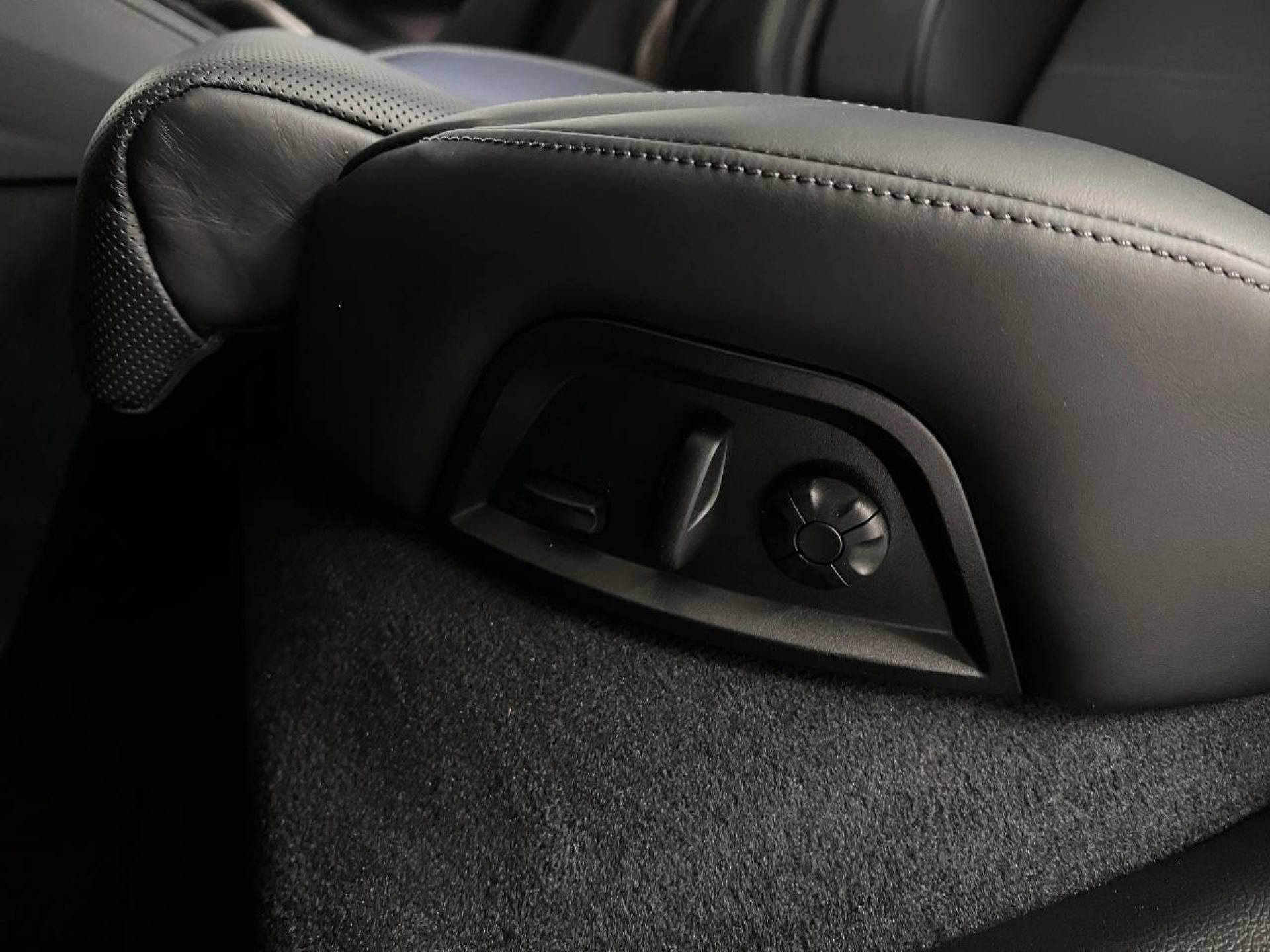 PORSCHE Panamera Turbo S E-Hybrid-image-24