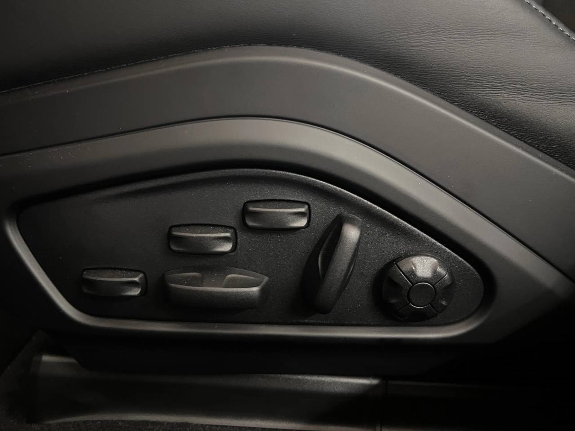 PORSCHE Panamera Turbo S E-Hybrid-image-21