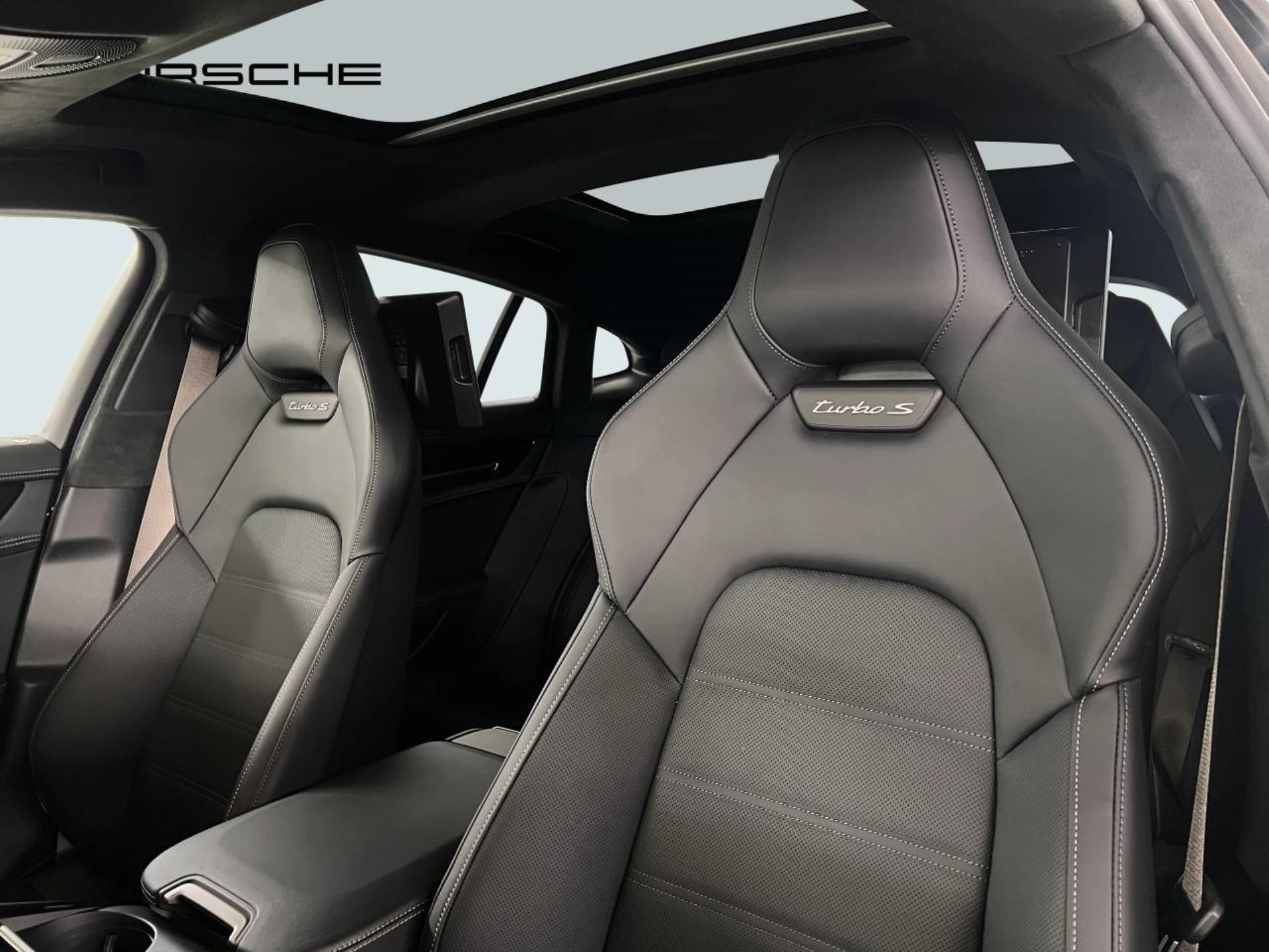 PORSCHE Panamera Turbo S E-Hybrid-image-4