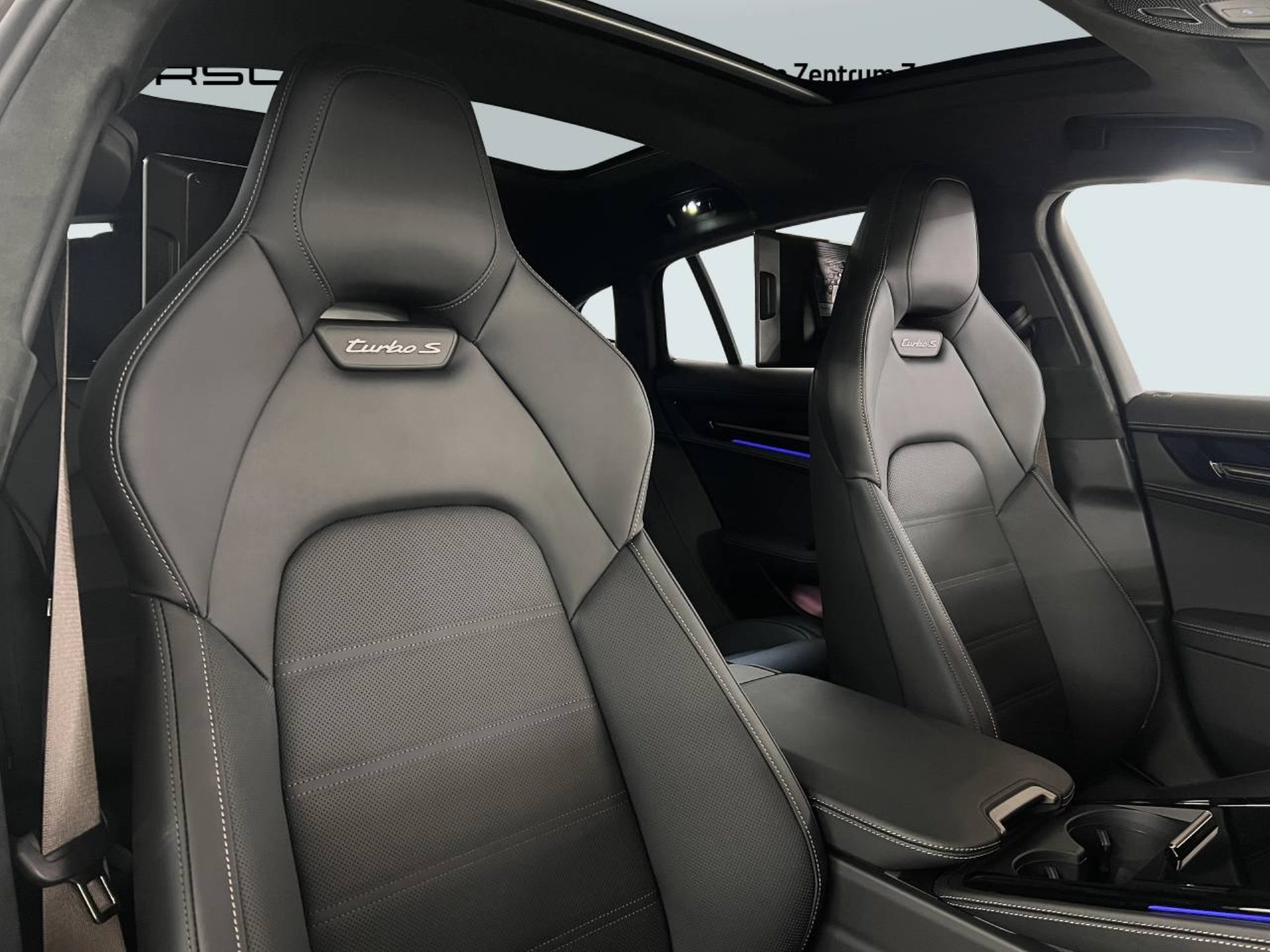 PORSCHE Panamera Turbo S E-Hybrid-image-19
