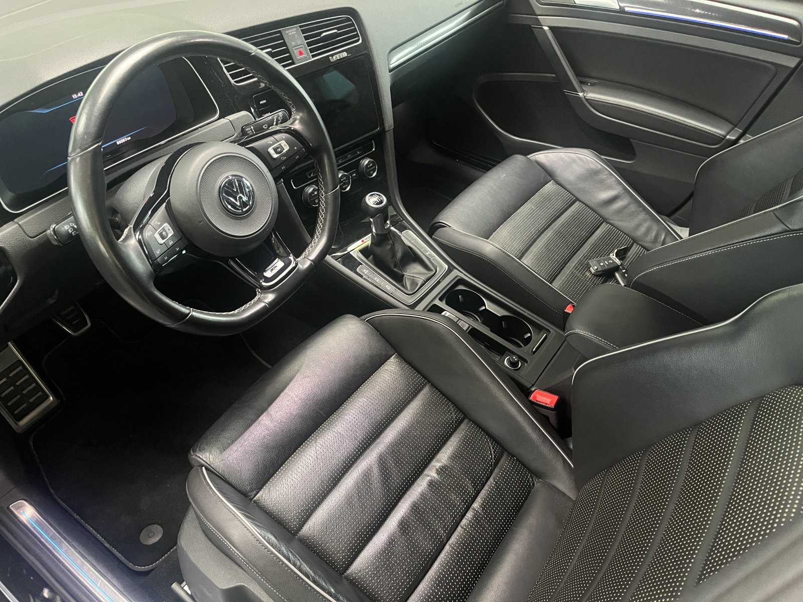VW Golf VII 2.0 TSI R 310 4motion-image-8