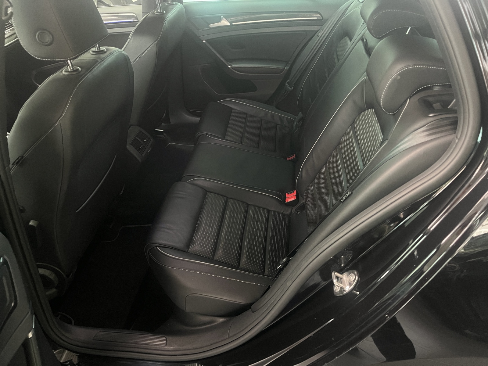 VW Golf VII 2.0 TSI R 310 4motion-image-12