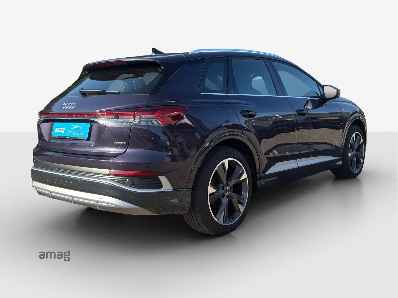 AUDI Q4 e-tron 45 quattro-image-4
