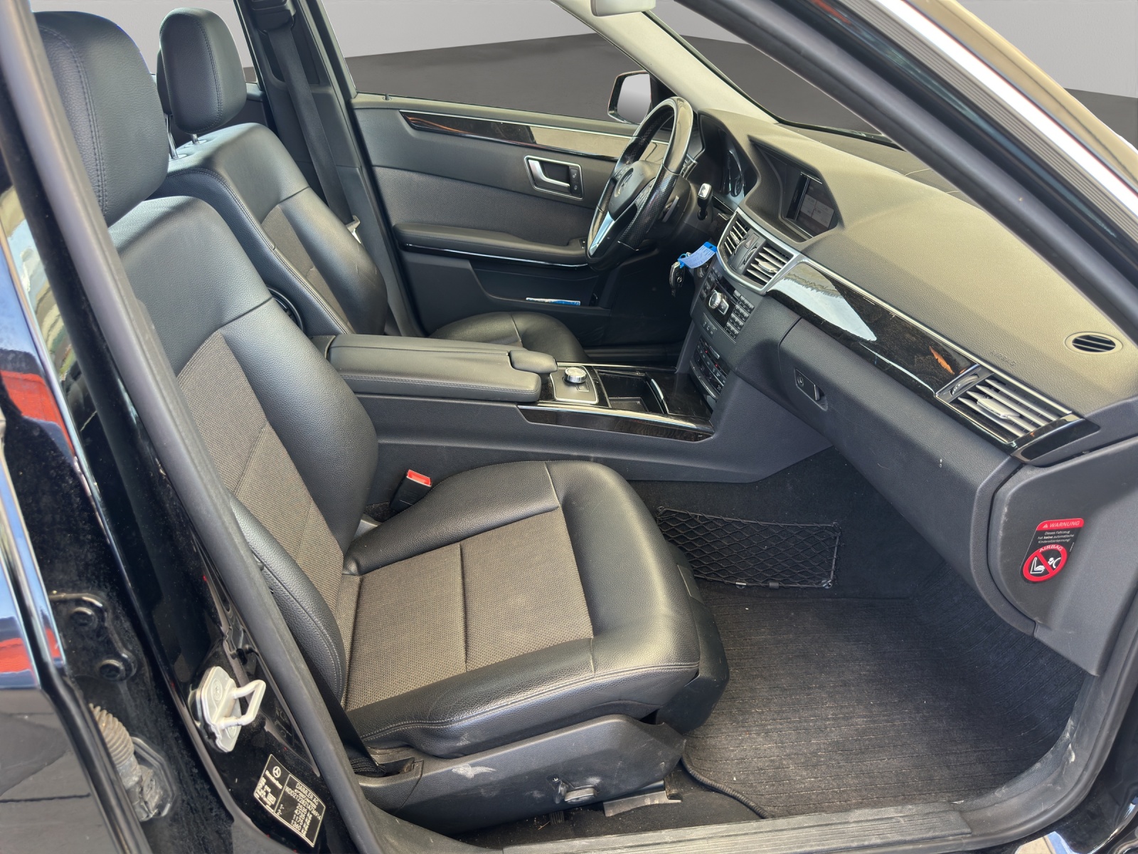 MERCEDES-BENZ E 250 CDI BlueEff. Avantgarde 4Matic 7G-Tronic-image-9