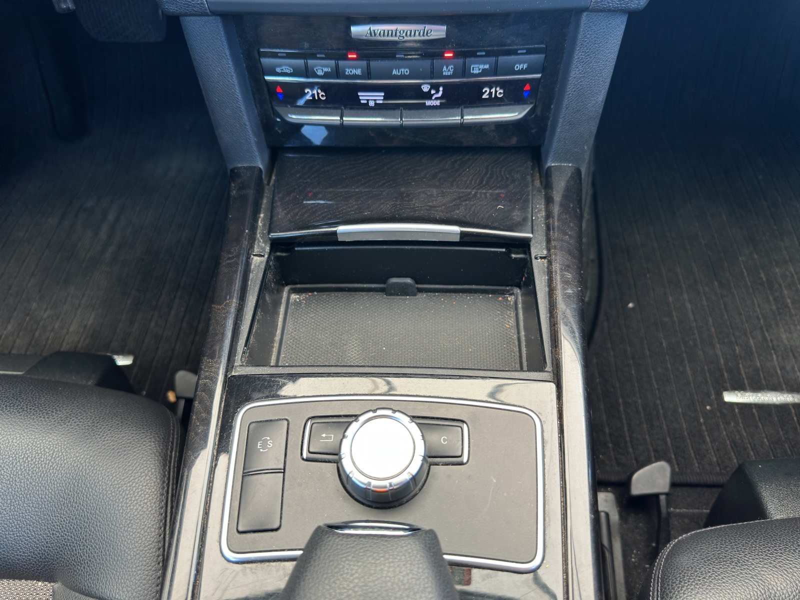 MERCEDES-BENZ E 250 CDI BlueEff. Avantgarde 4Matic 7G-Tronic-image-10