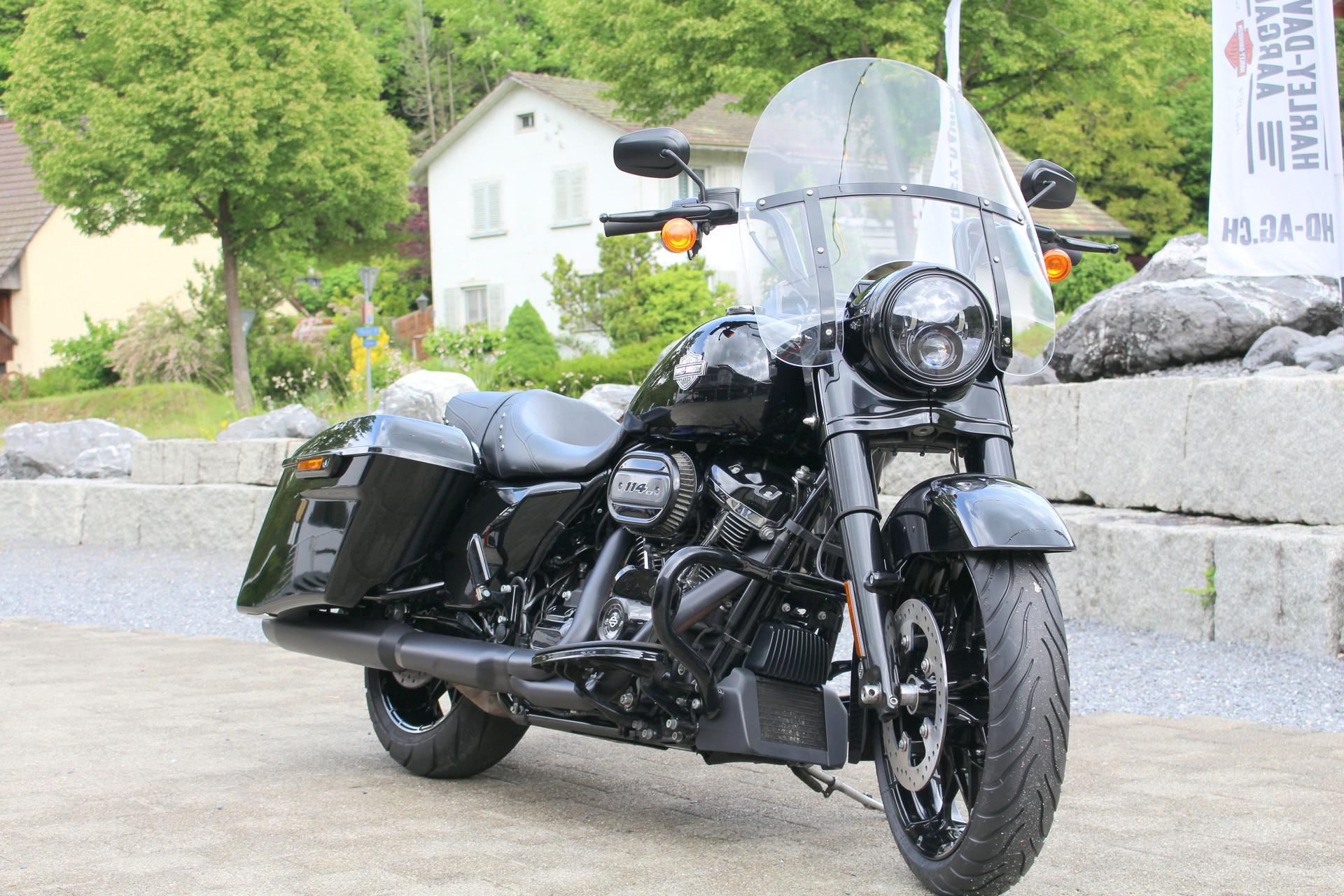 HARLEY-DAVIDSON FLHRXS Road King Special 114-showroom-element-1