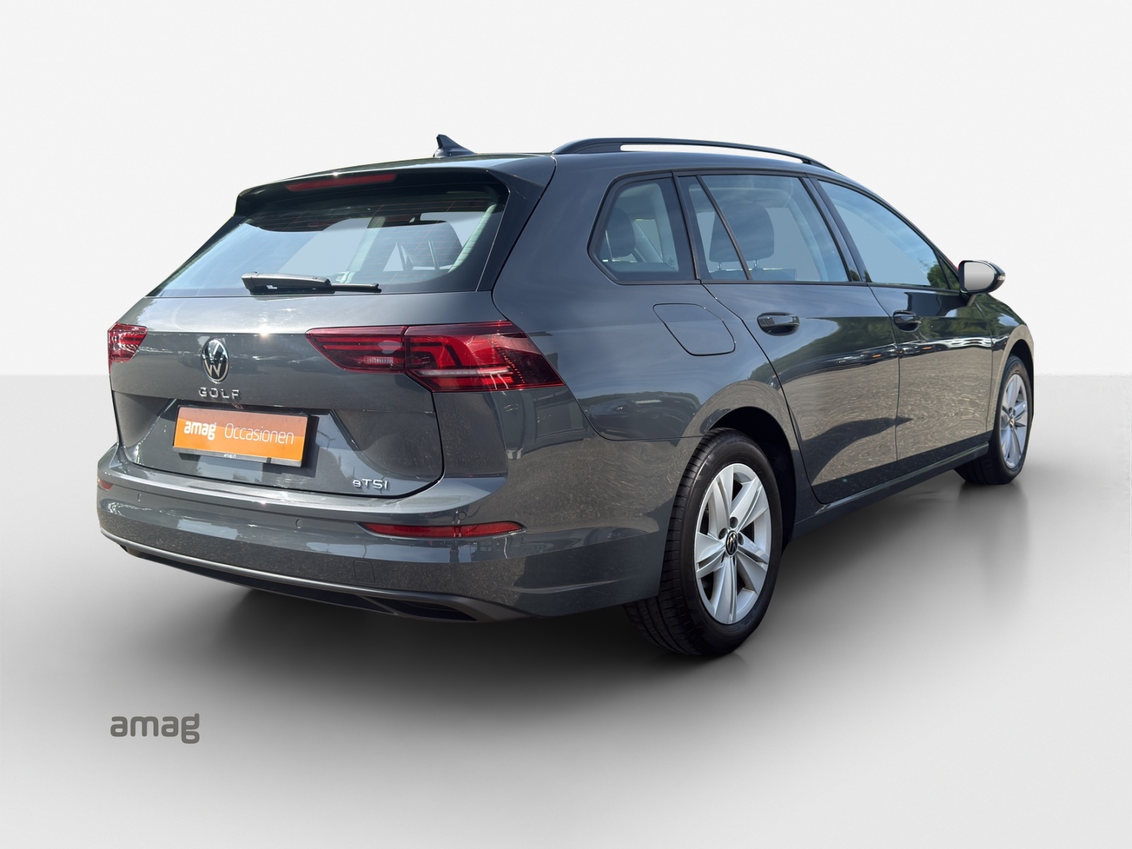 VW Golf Variant 1.5 eTSI mHEV Life-image-4