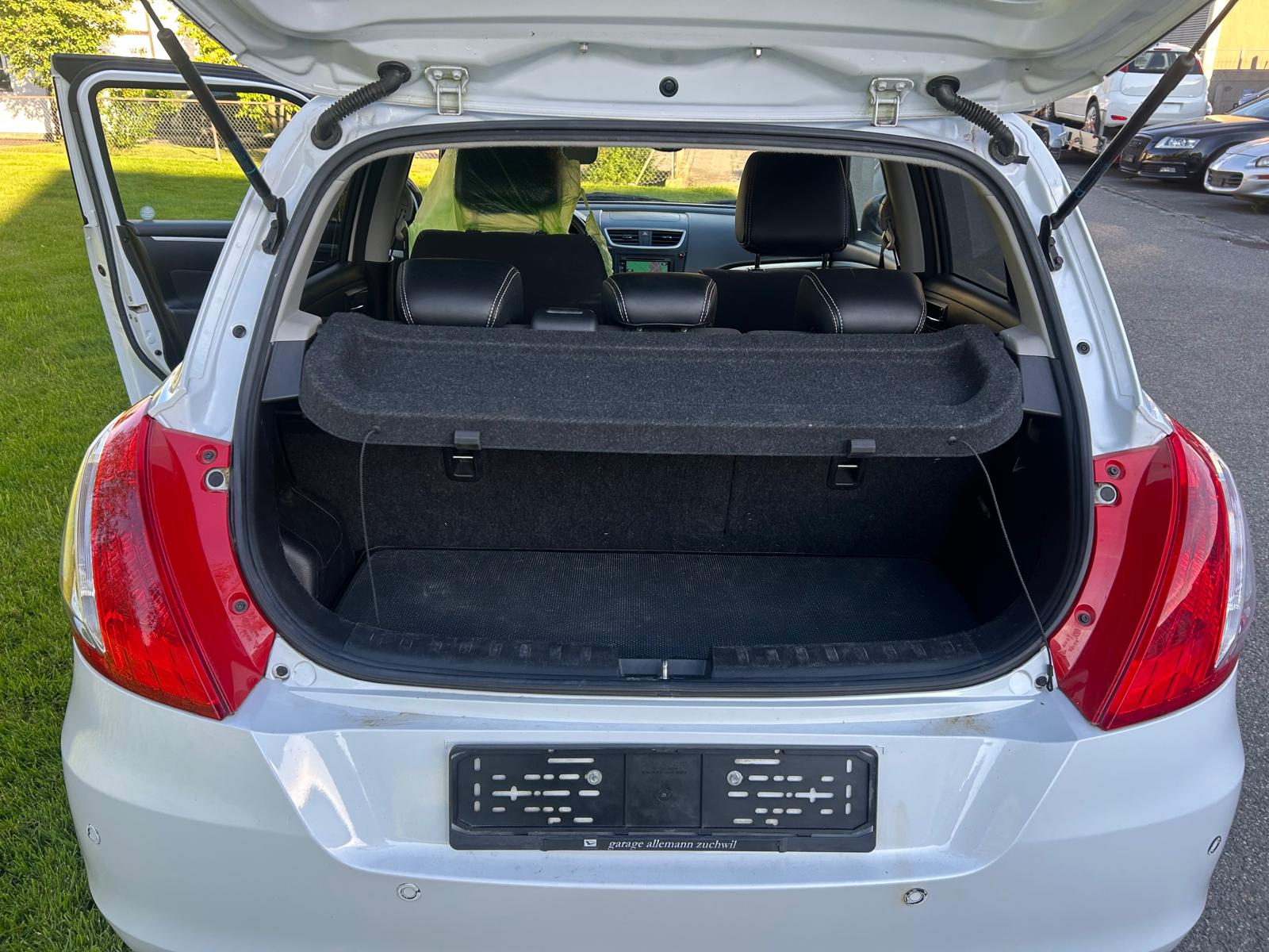 SUZUKI Swift 1.2i 16V Compact Top-image-7