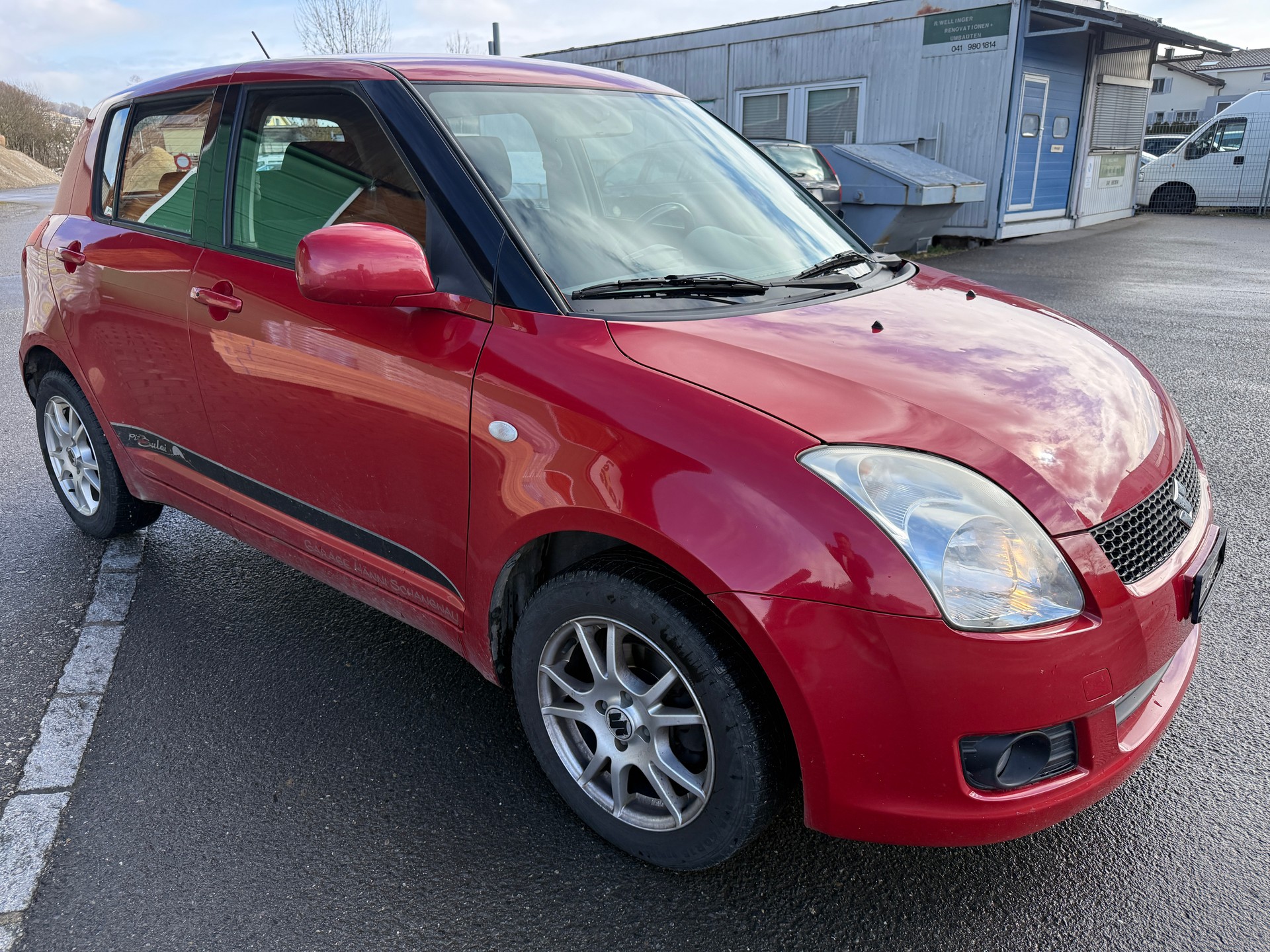 SUZUKI Swift 1.3i 16V GL 4x4-image-2