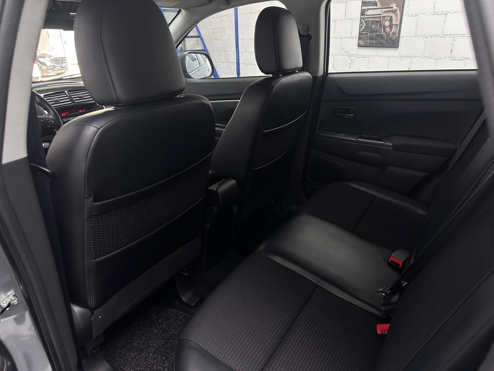 CITROEN C4 Aircross 1.8 HDi Exclusive 2WD-image-12