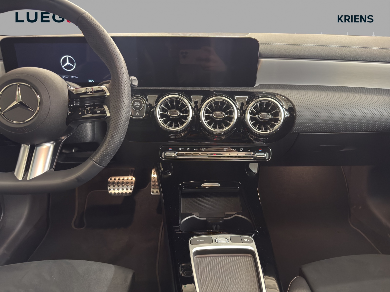 MERCEDES-BENZ CLA 220 4M - AMG / DISTRONIC / 360 Grad Kamera / Soundsystem-image-11
