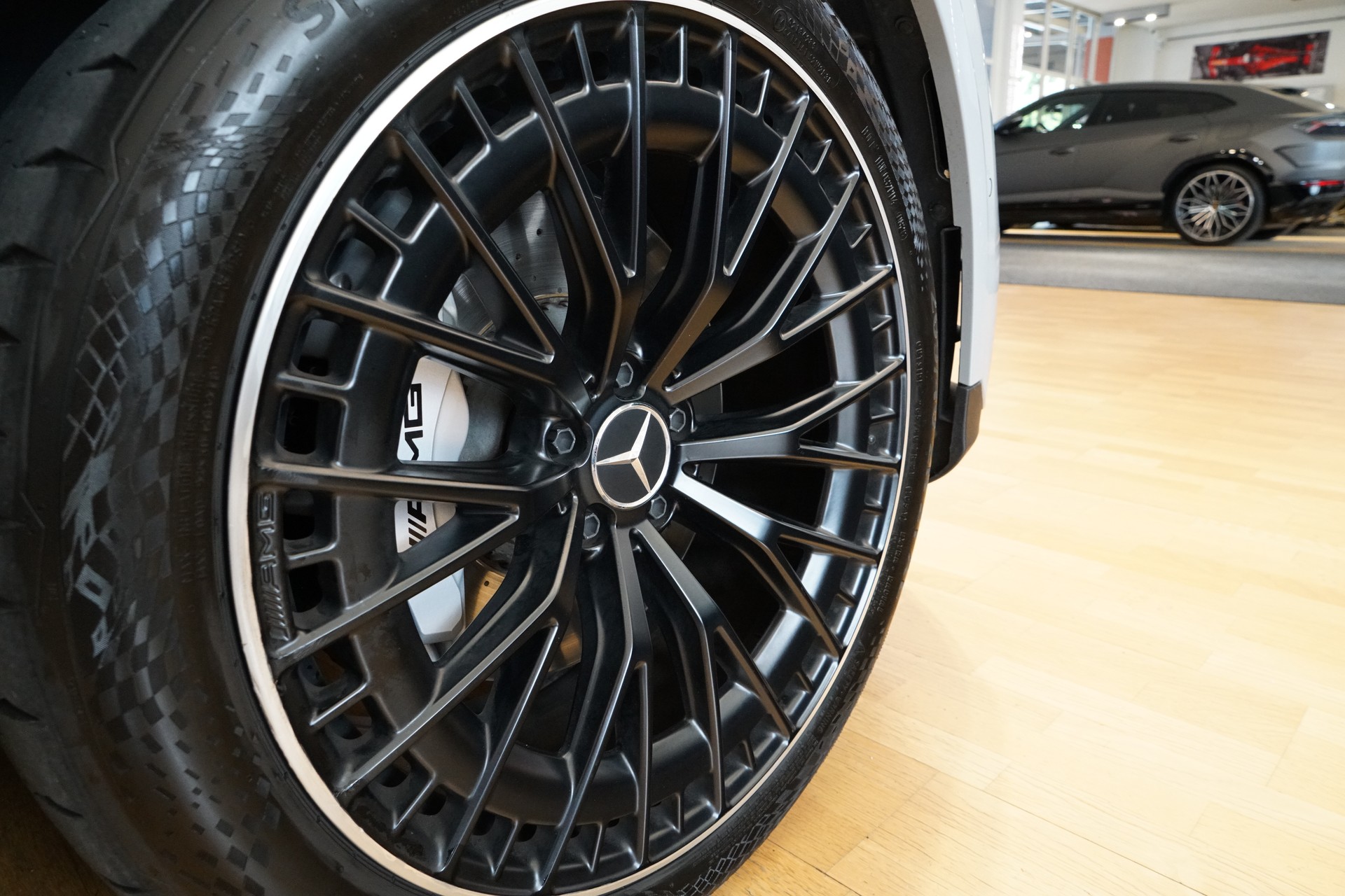 MERCEDES-BENZ GLC 43 AMG Executive Edition 4Matic 9G-Tronic-showroom-element-3