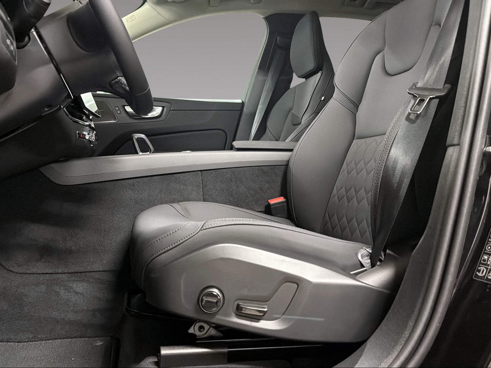 VOLVO XC60 2.0 T6 TE Core eAWD-image-10