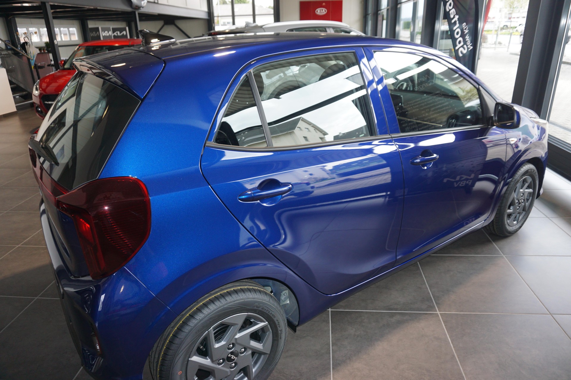 KIA Picanto 1.0 GDi First Edition-image-2
