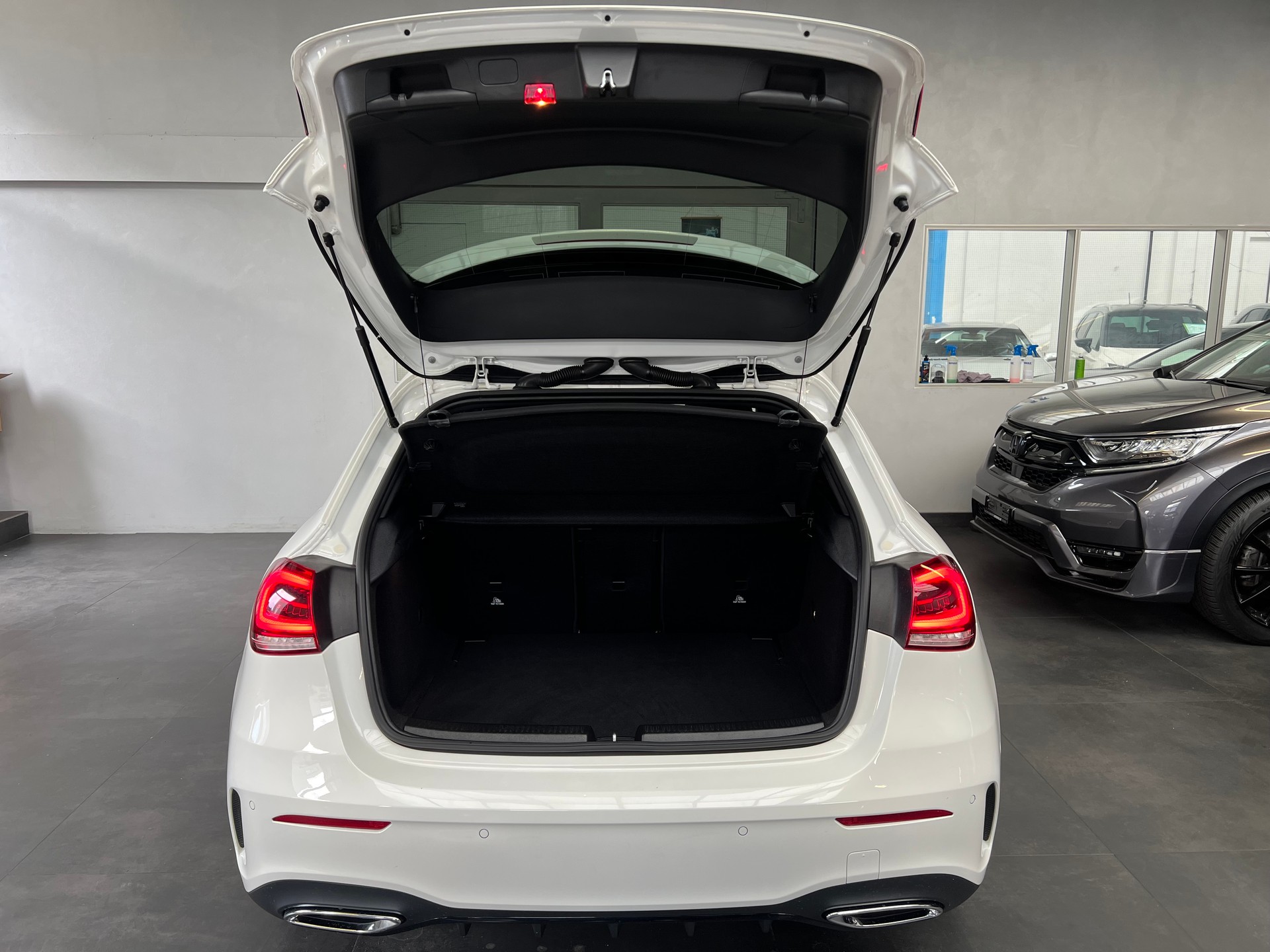 MERCEDES-BENZ A 250 4Matic AMG Line 4Matic 7G-DCT-image-9