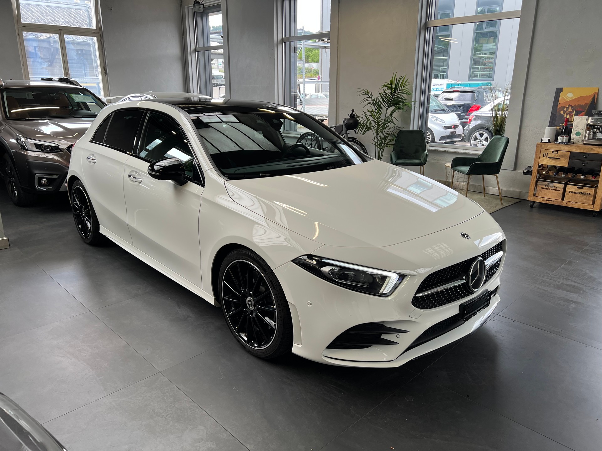 MERCEDES-BENZ A 250 4Matic AMG Line 4Matic 7G-DCT-image-2