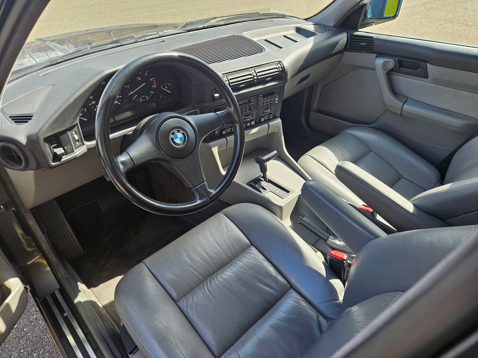BMW 525i A-image-10